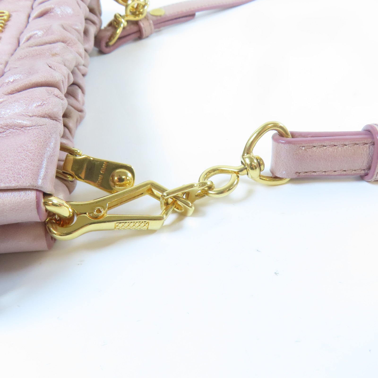 Miu Miu 牛皮皮革Shoulder Bag金扣肩背袋粉紅色