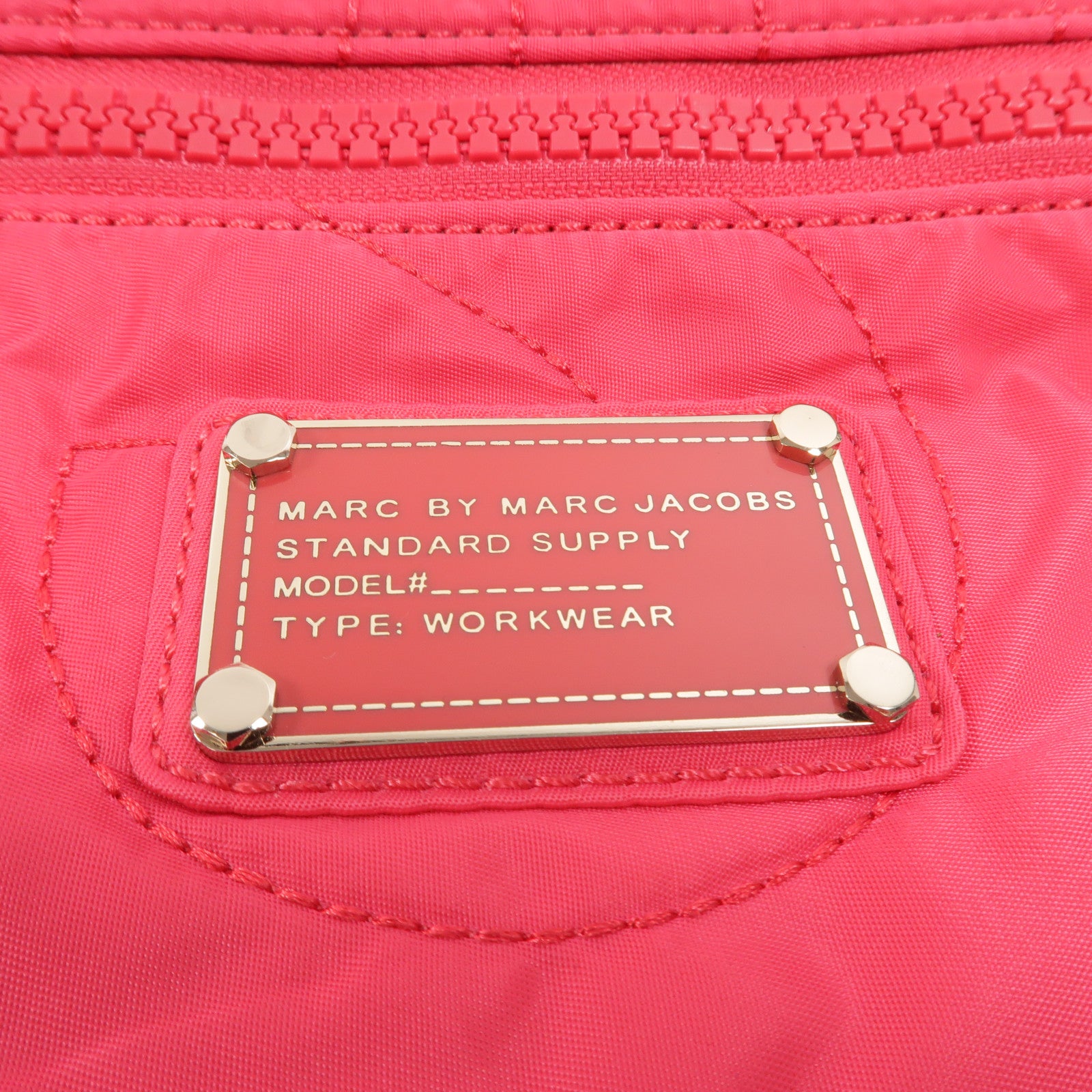 MARC BY MARC JACOBS 尼龍Pouch手拿包