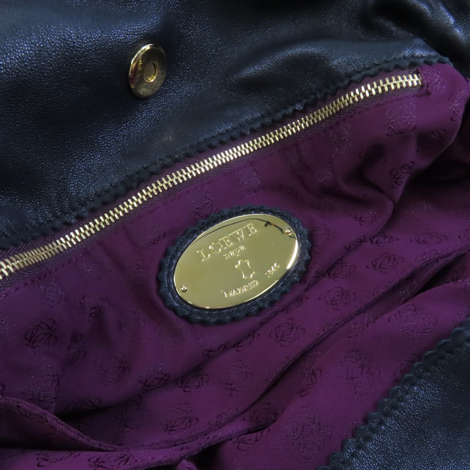 LOEWE 羊皮皮革Shoulder Bag金扣肩背袋