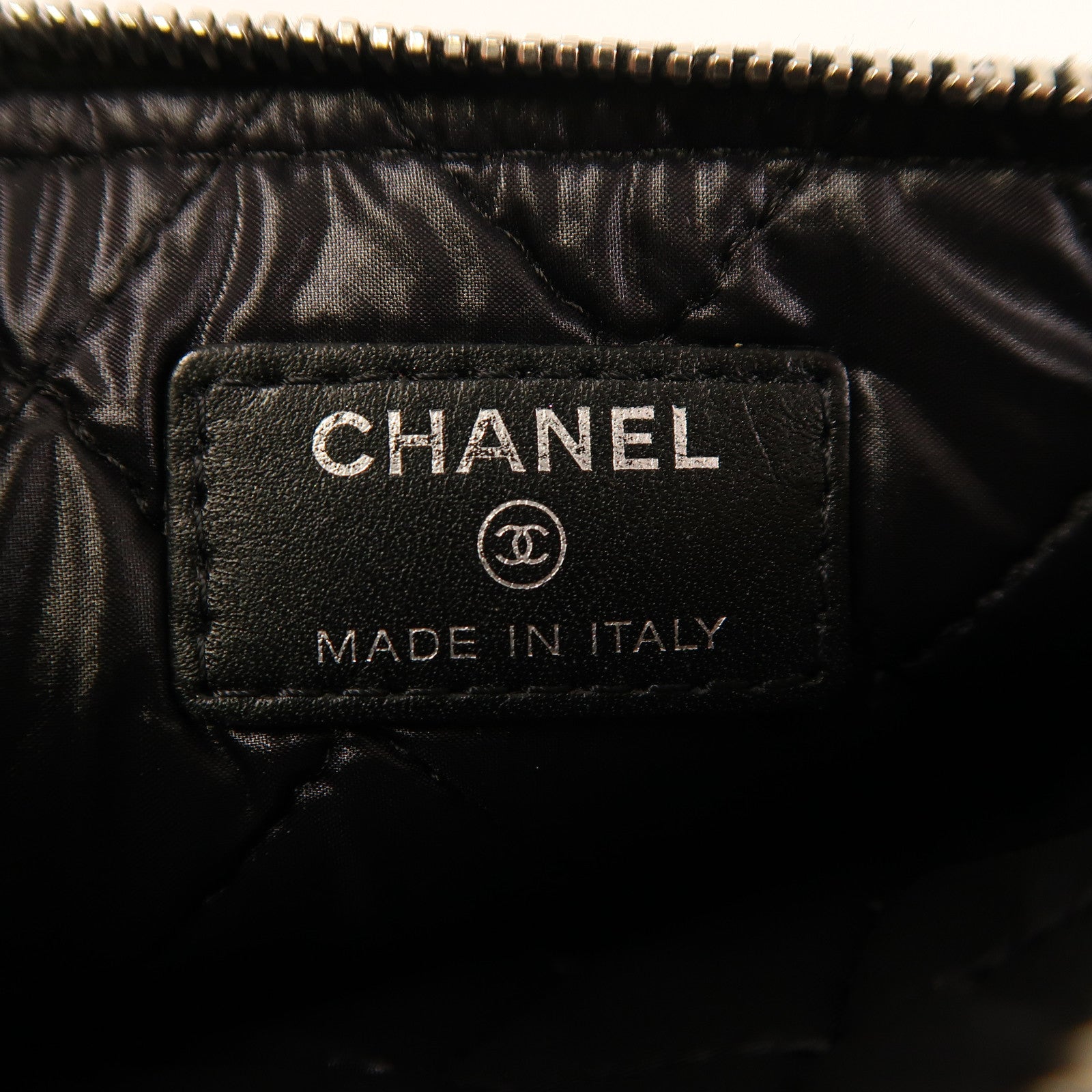 CHANEL 菱格漆皮皮革Round Wallet銀扣圓錢包黑色