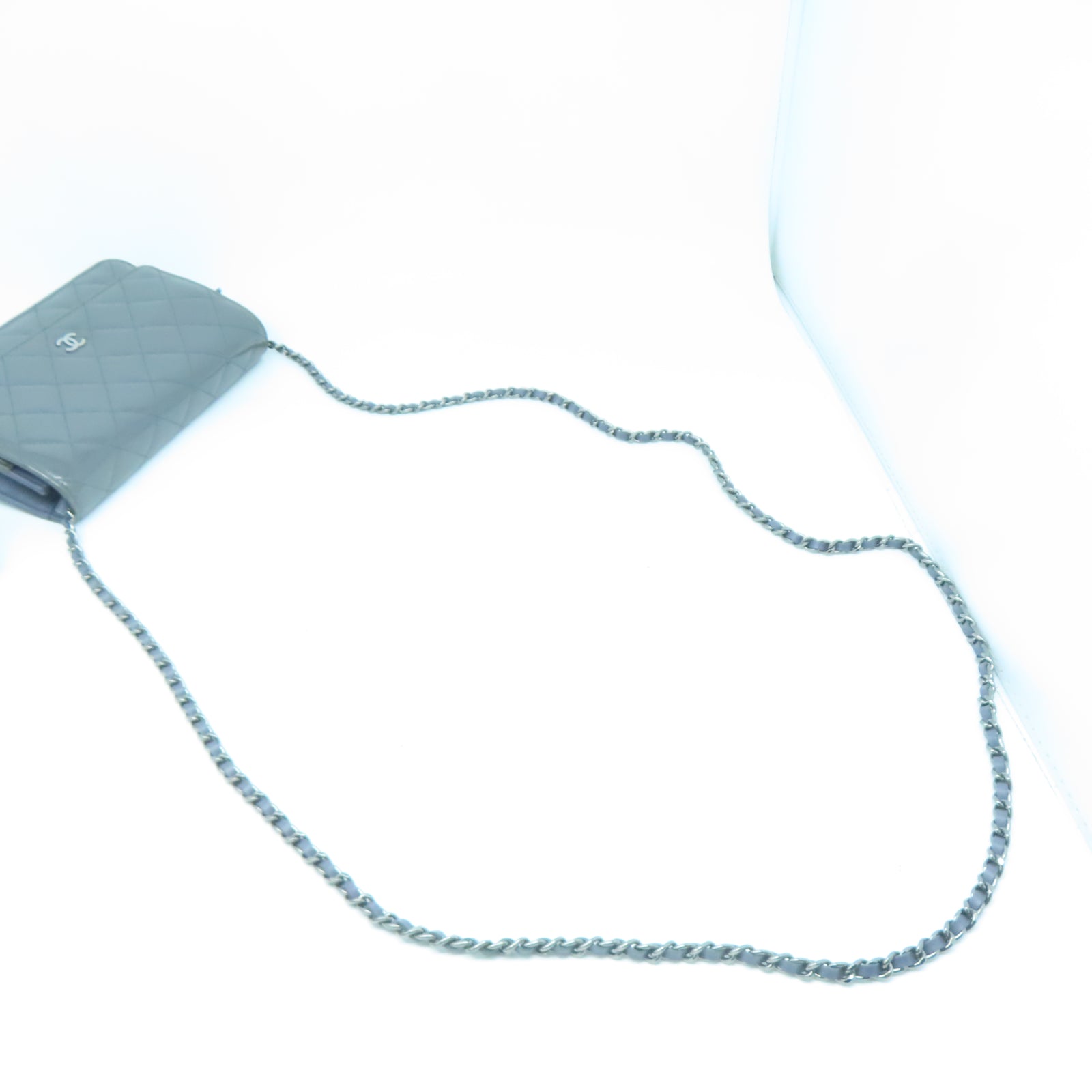 CHANEL 【激減優惠】菱格漆皮皮革Wallet On Chain銀扣鏈帶肩背袋灰色