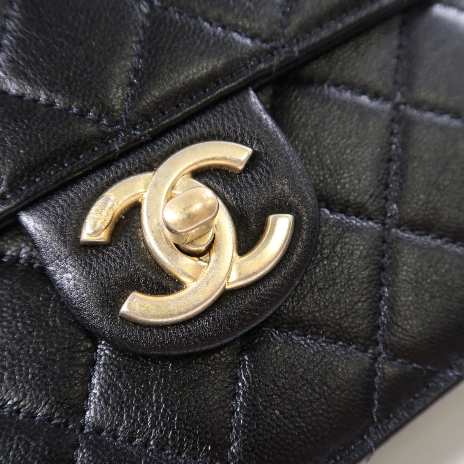 CHANEL【激減優惠】 羊皮皮革Matelasse Pearl Chain Bag金扣鏈帶肩背袋黑色