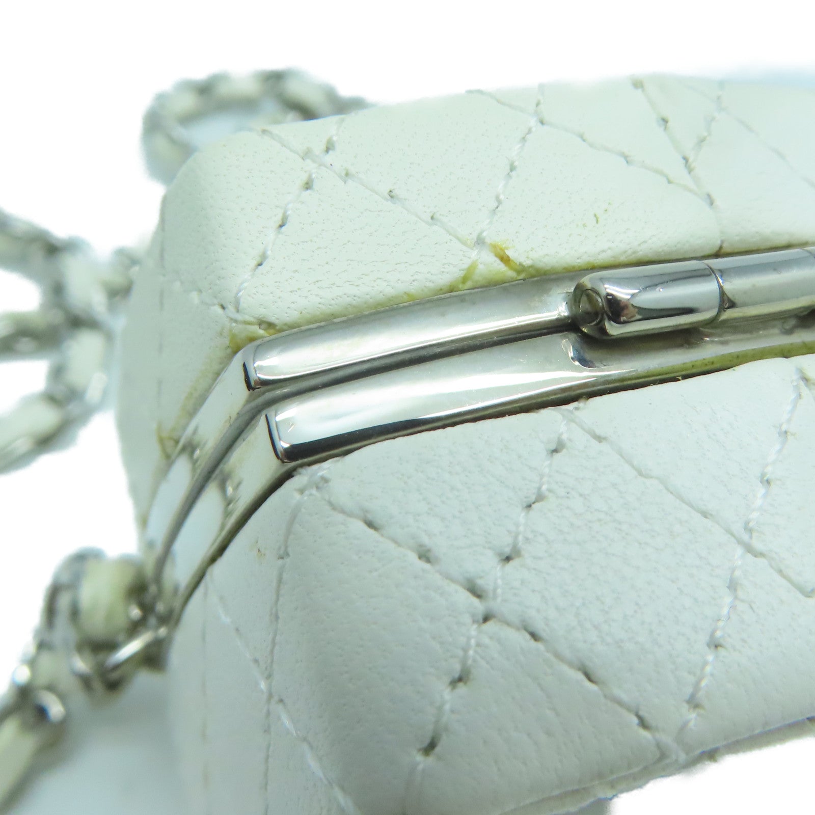 CHANEL 【激減優惠】菱格牛皮皮革Acc Chain Case銀扣白色
