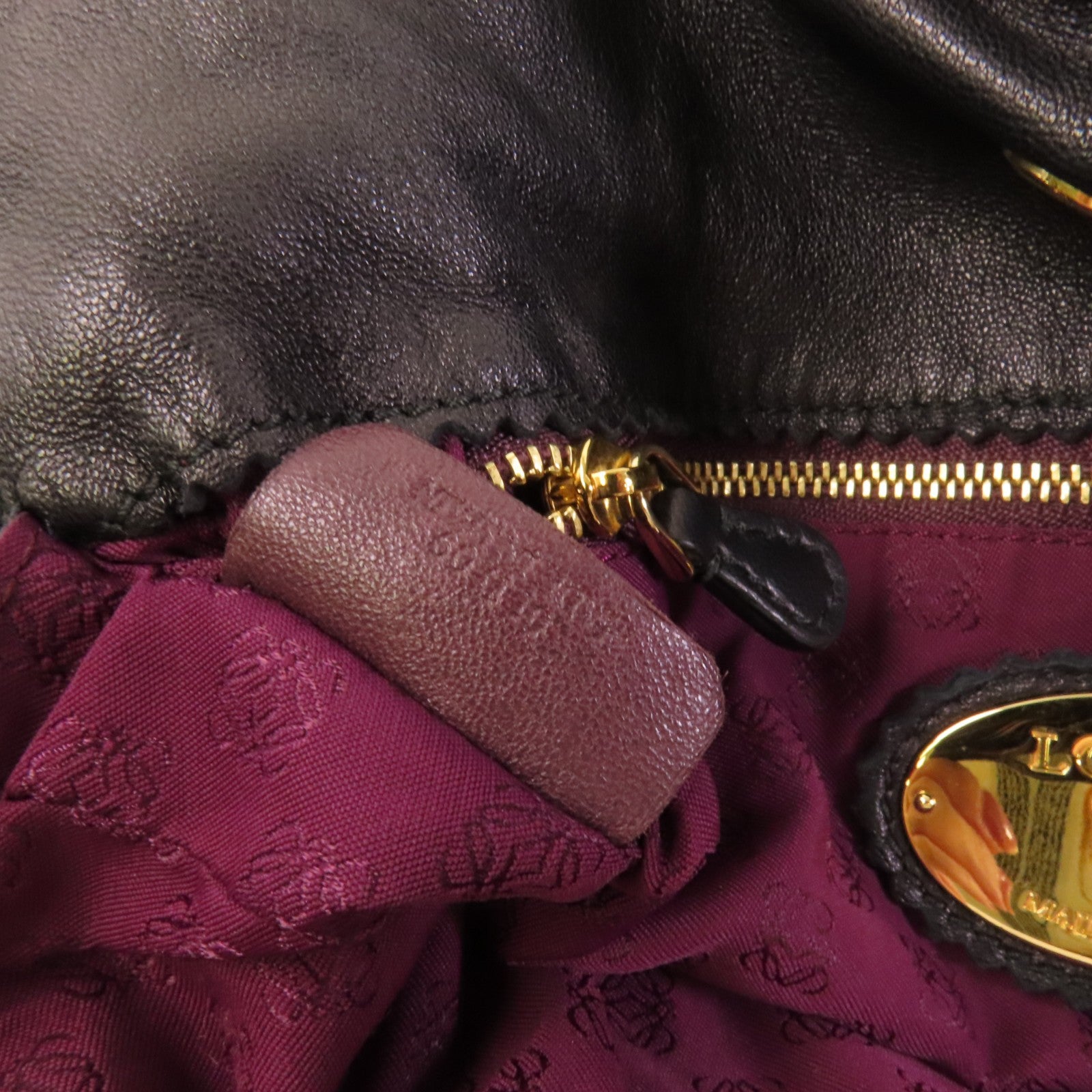 LOEWE 羊皮皮革Shoulder Bag金扣肩背袋