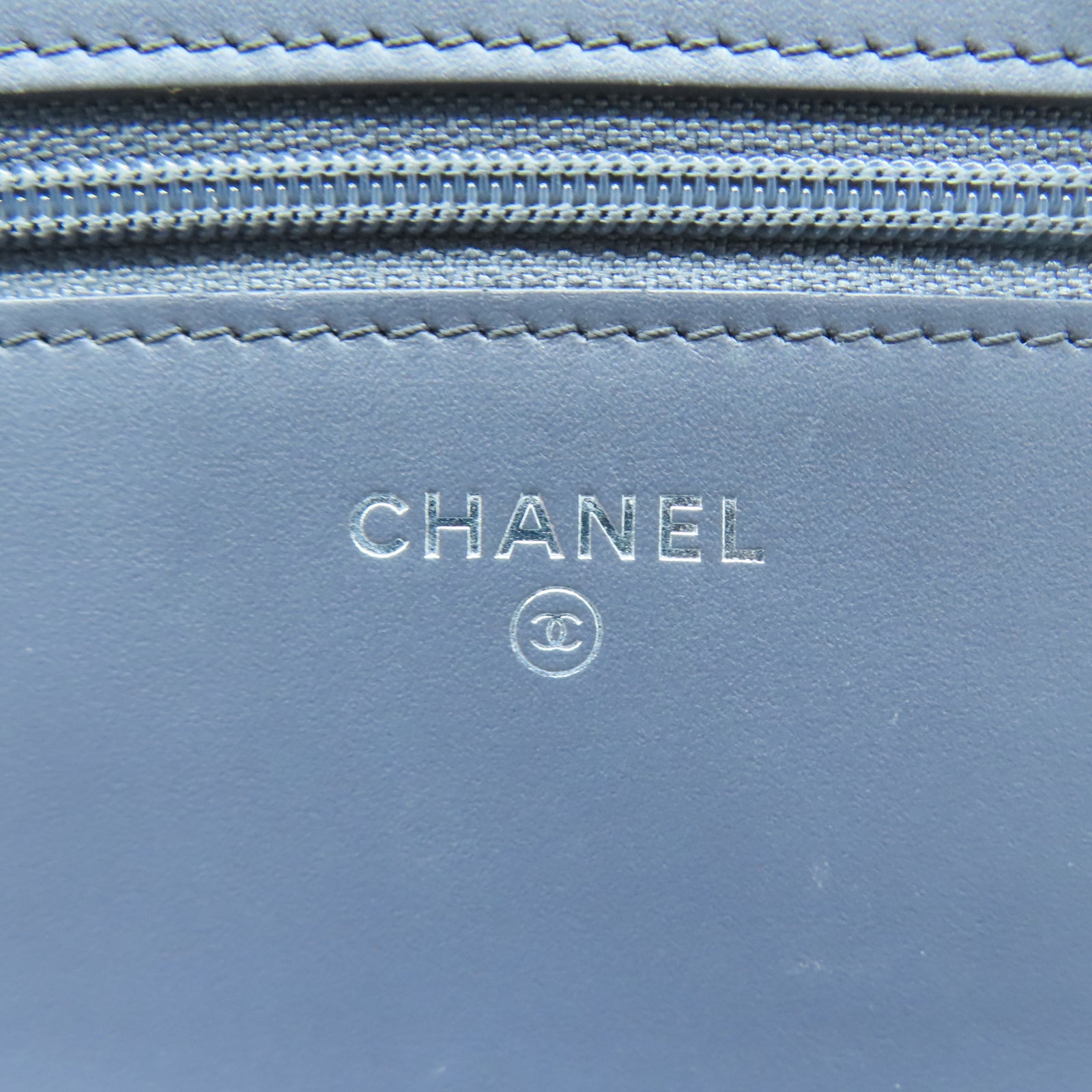 CHANEL 【激減優惠】菱格漆皮皮革Wallet On Chain銀扣鏈帶肩背袋灰色