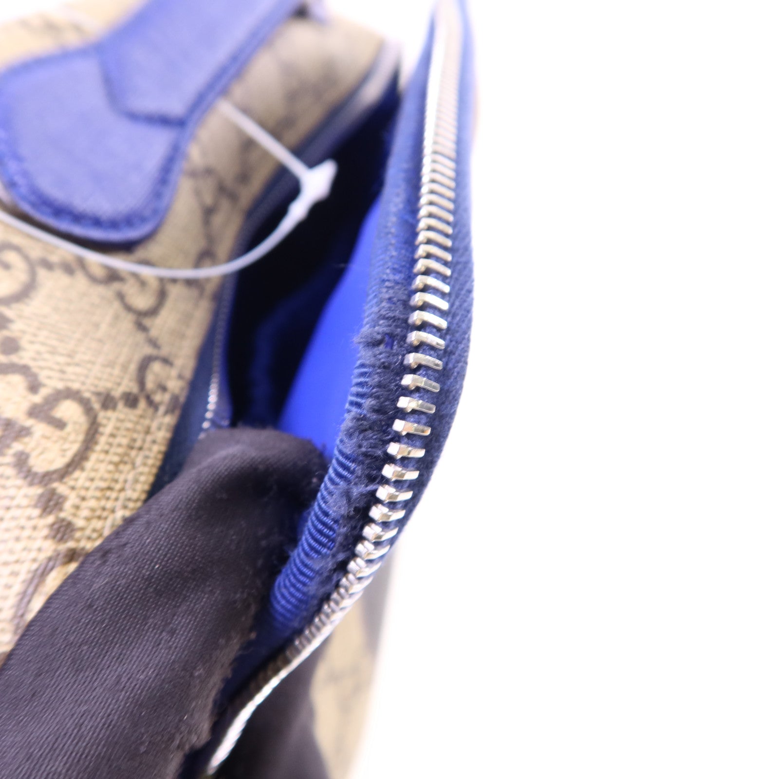 GUCCI 塗層帆布GG Supreme Dog Printed Bag銀扣肩背袋432688