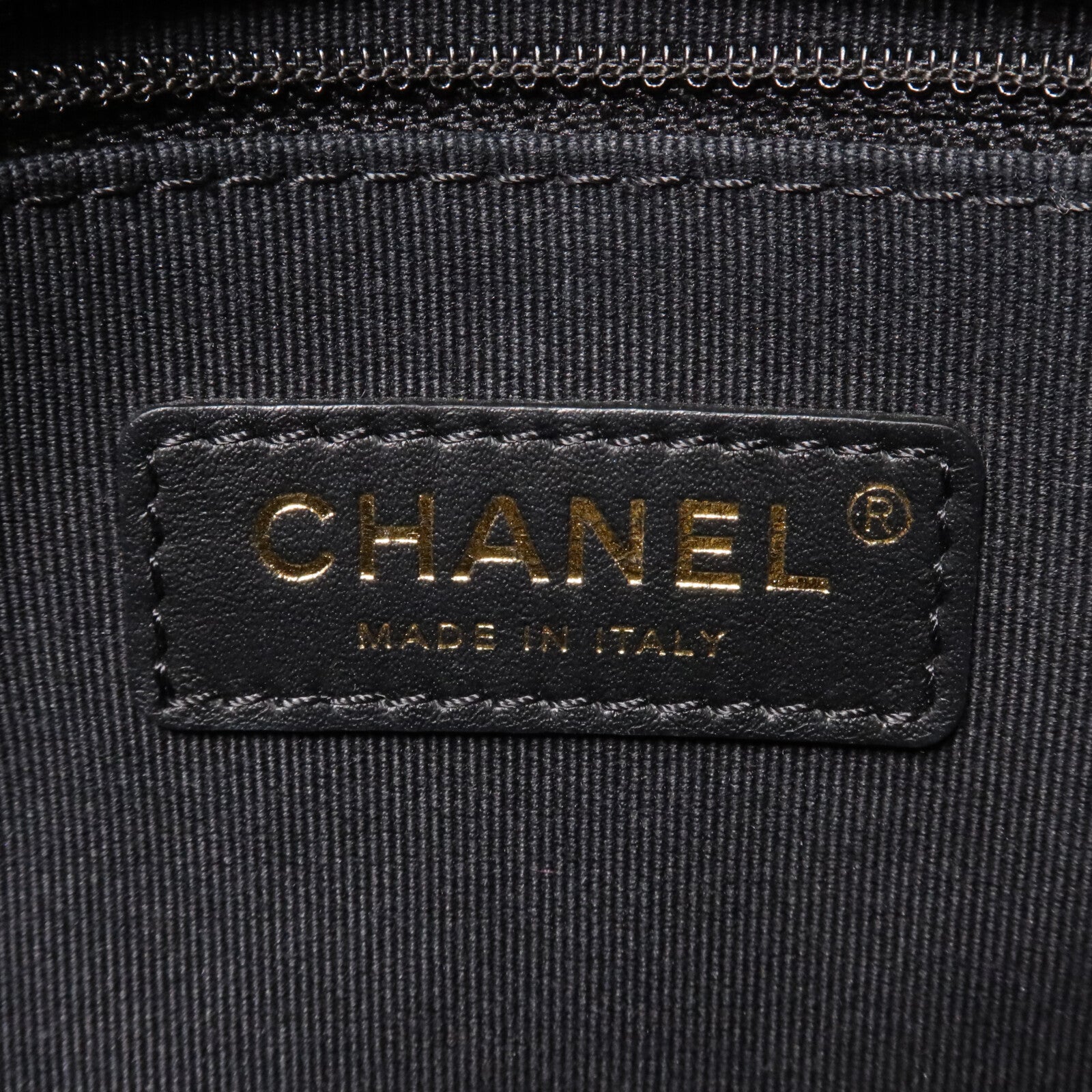 CHANEL 牛皮皮革Mini Flap Bag鏈帶肩背袋