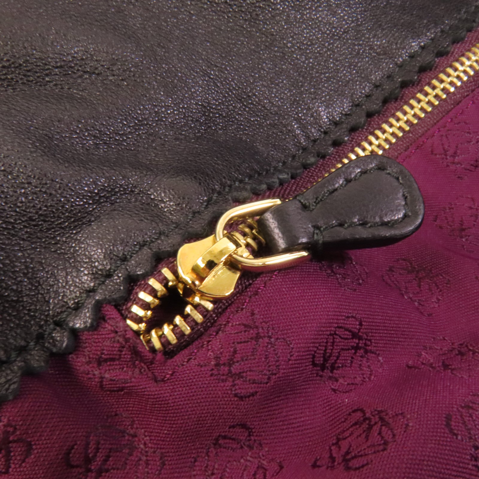 LOEWE 羊皮皮革Shoulder Bag金扣肩背袋