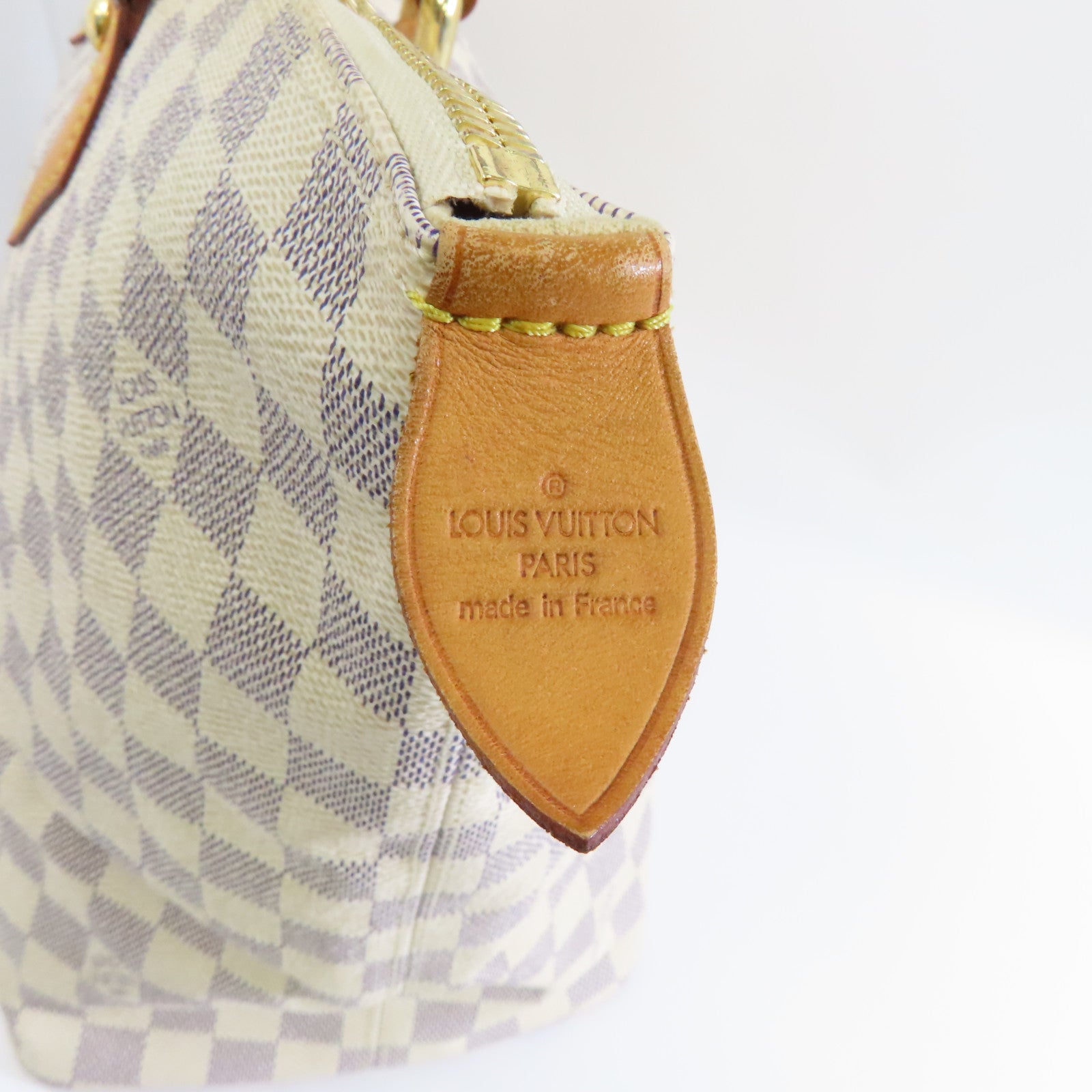 LOUIS VUITTON Damier Azur Saleya MM金扣肩背袋白色