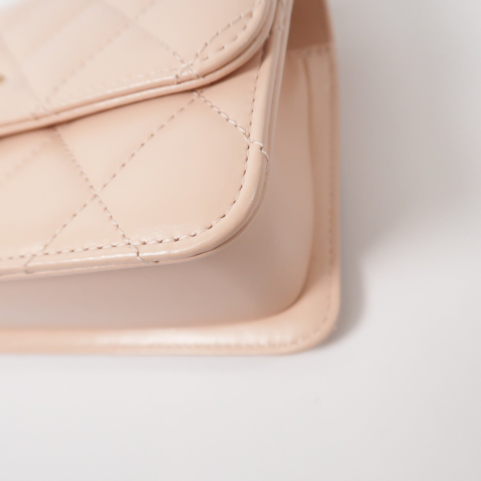 CHANEL 牛皮皮革Mini Flap Bag鏈帶肩背袋
