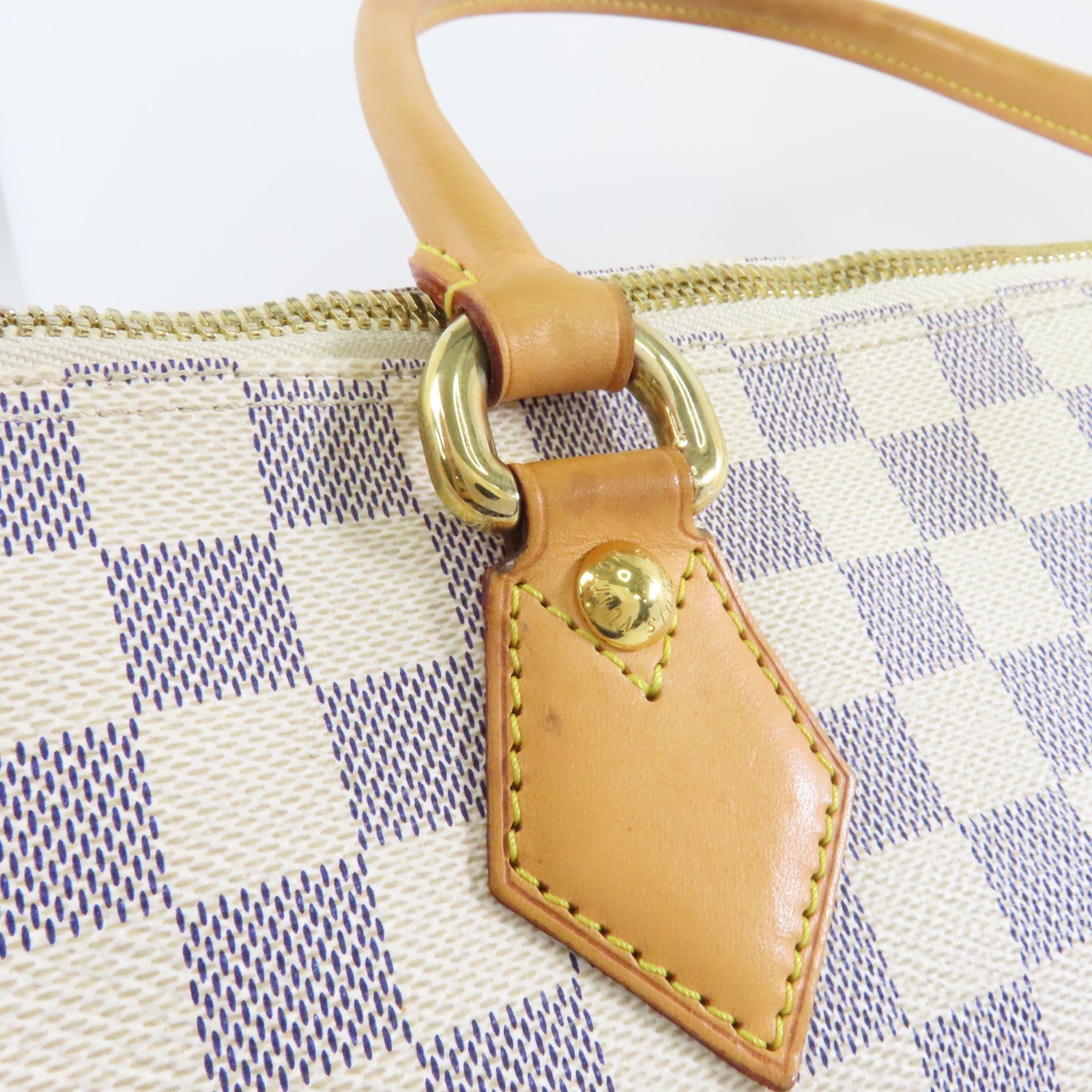 LOUIS VUITTON Damier Azur Saleya MM金扣肩背袋白色