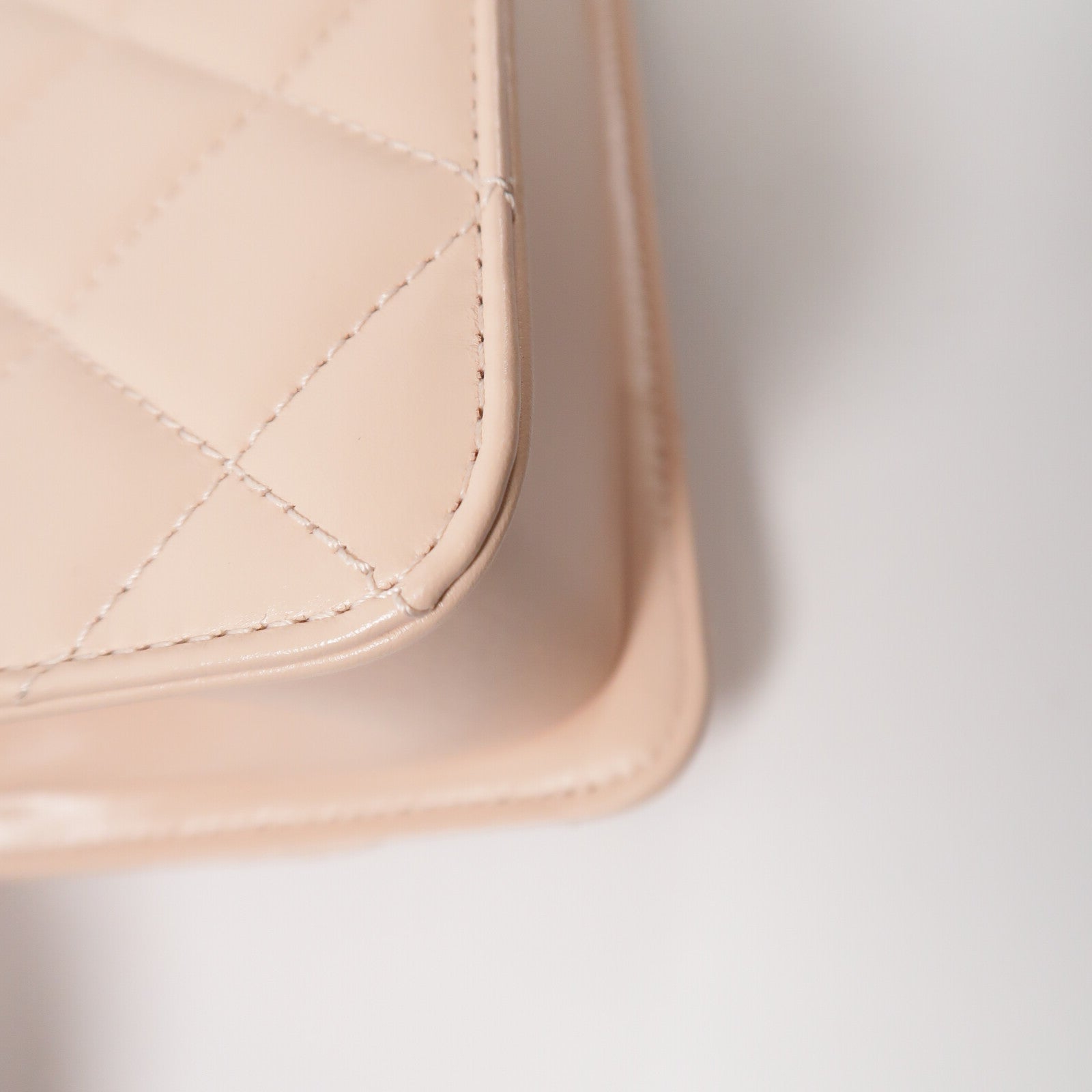 CHANEL 牛皮皮革Mini Flap Bag鏈帶肩背袋