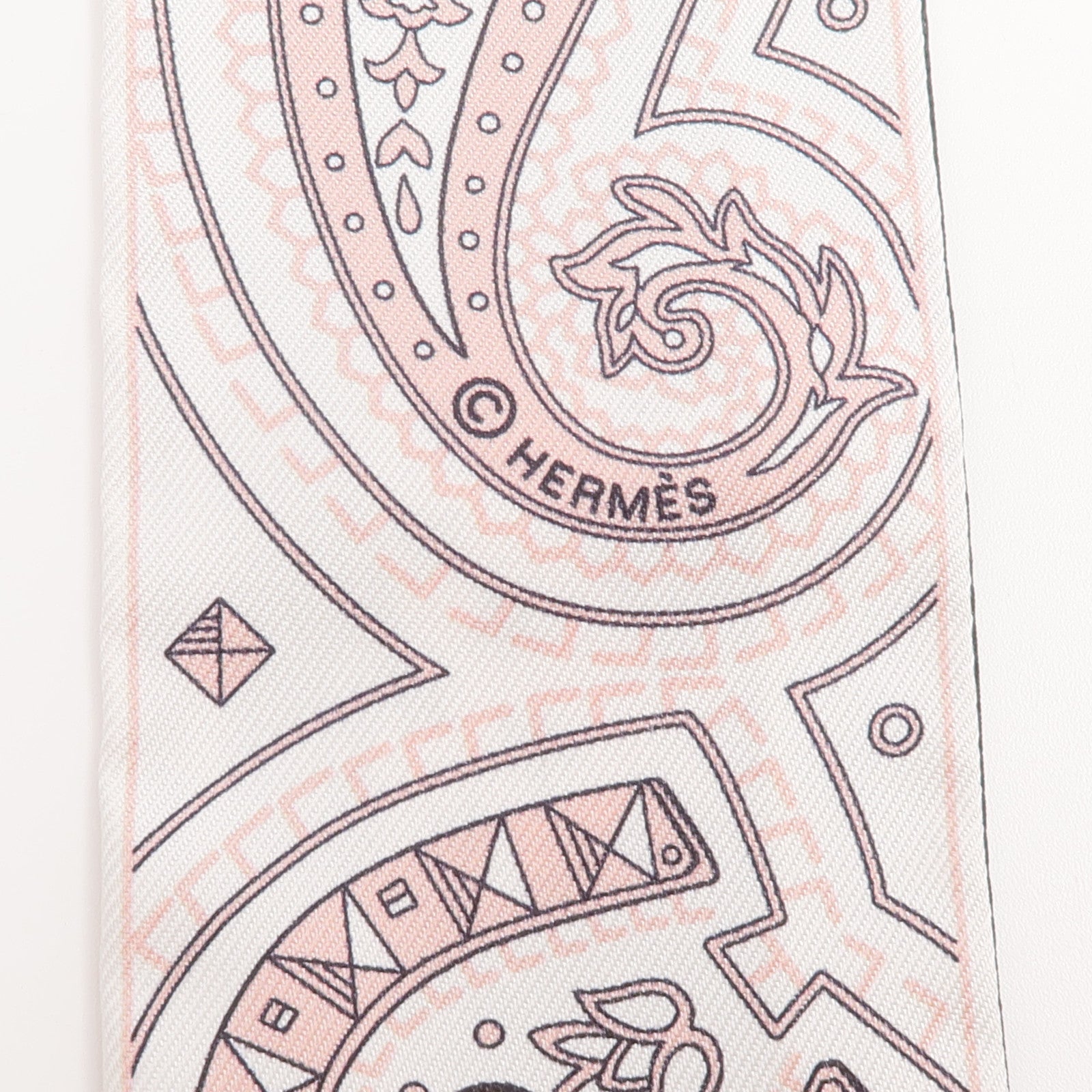 HERMES 絲質Cheval de Coeur Bandana Twilly絲巾Noir/Blanc/Vieux Rose