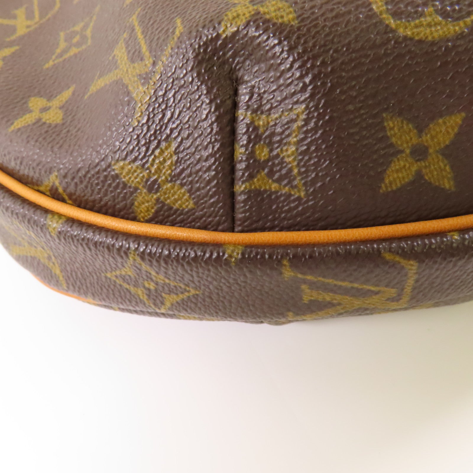 LOUIS VUITTON Monogram Croissant MM金扣肩背袋