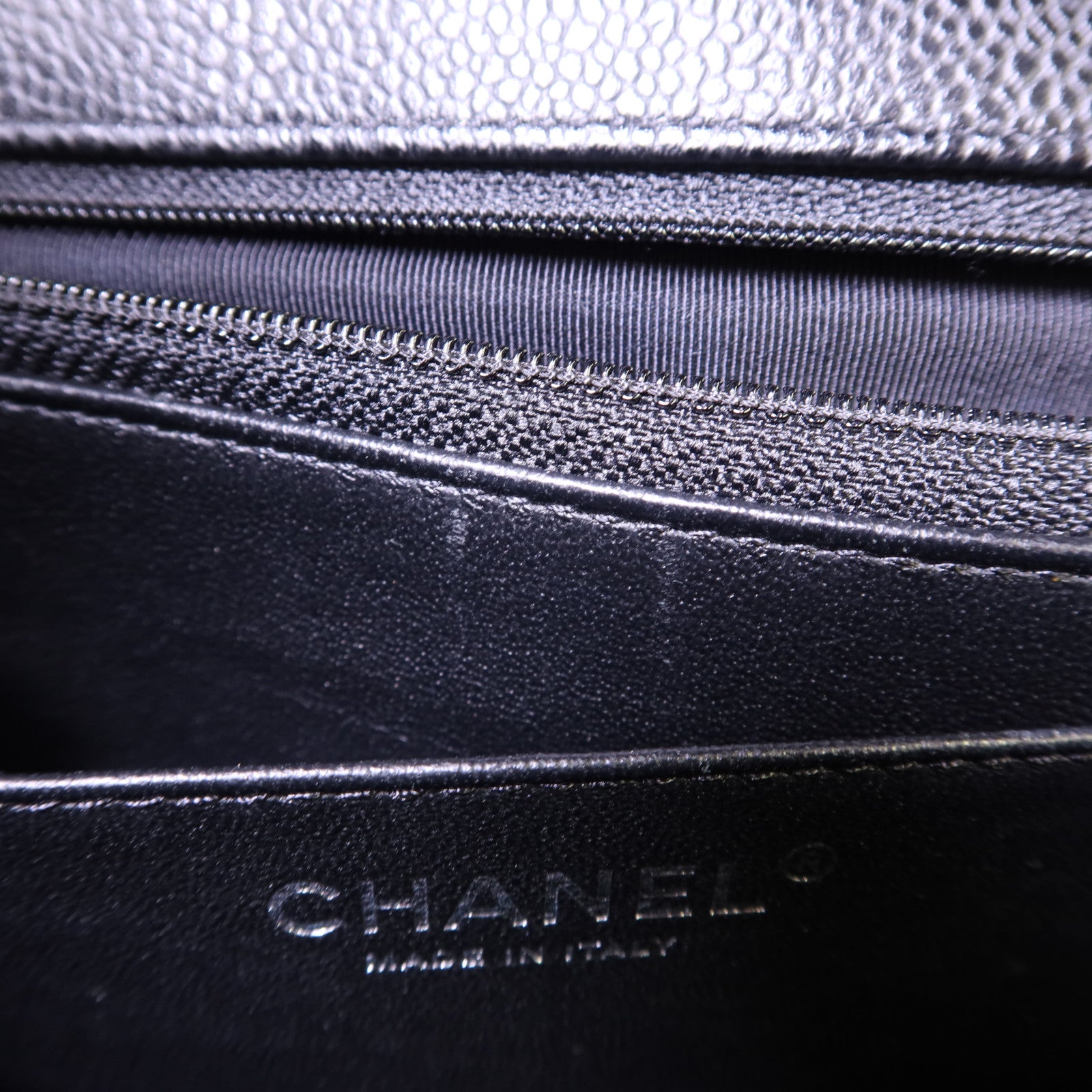 CHANEL 牛皮皮革Maxi Classic銀扣鏈帶肩背袋