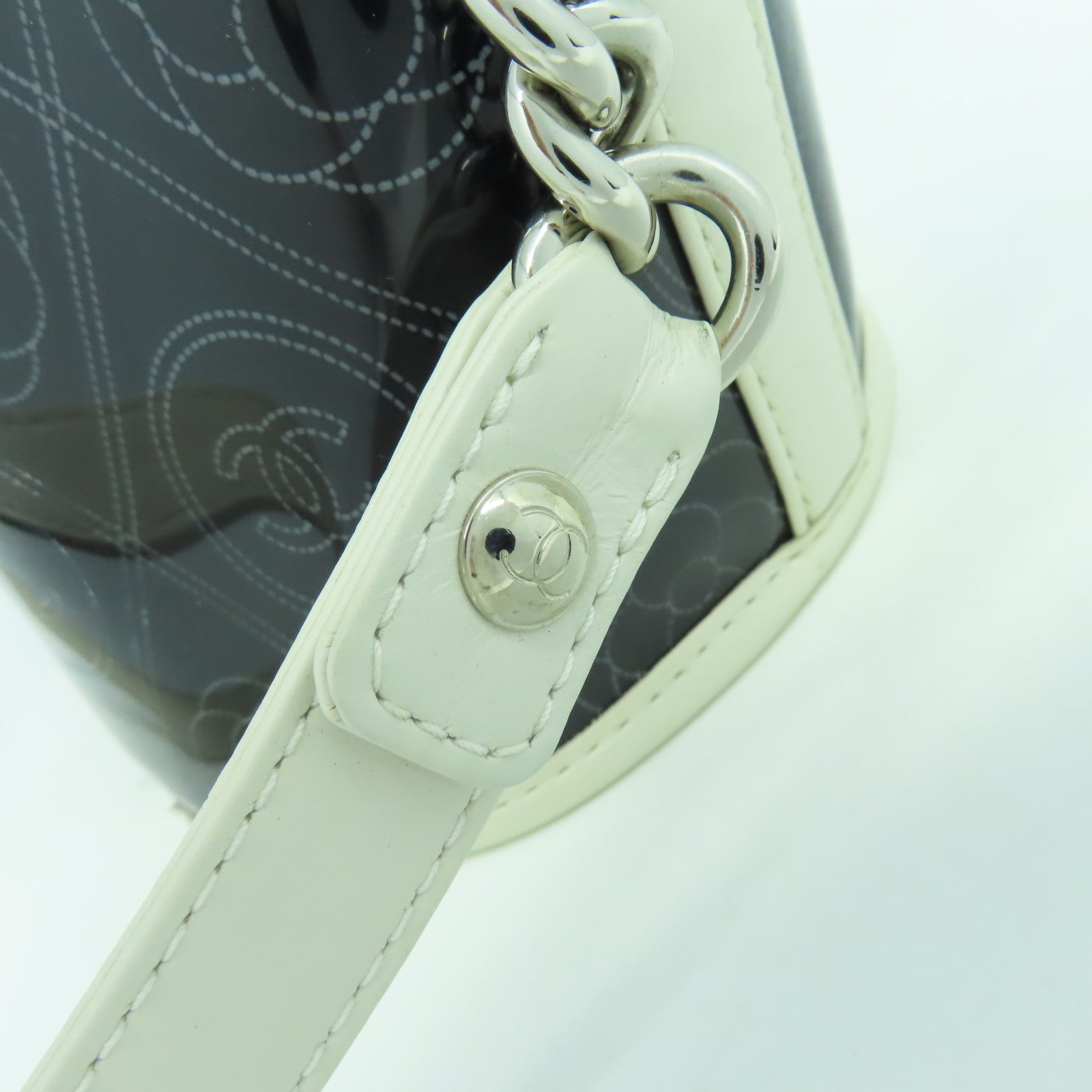 CHANEL 【清倉大減價】牛皮皮革/PVC Chain Shoulder銀扣鏈帶肩背袋黑色/白色