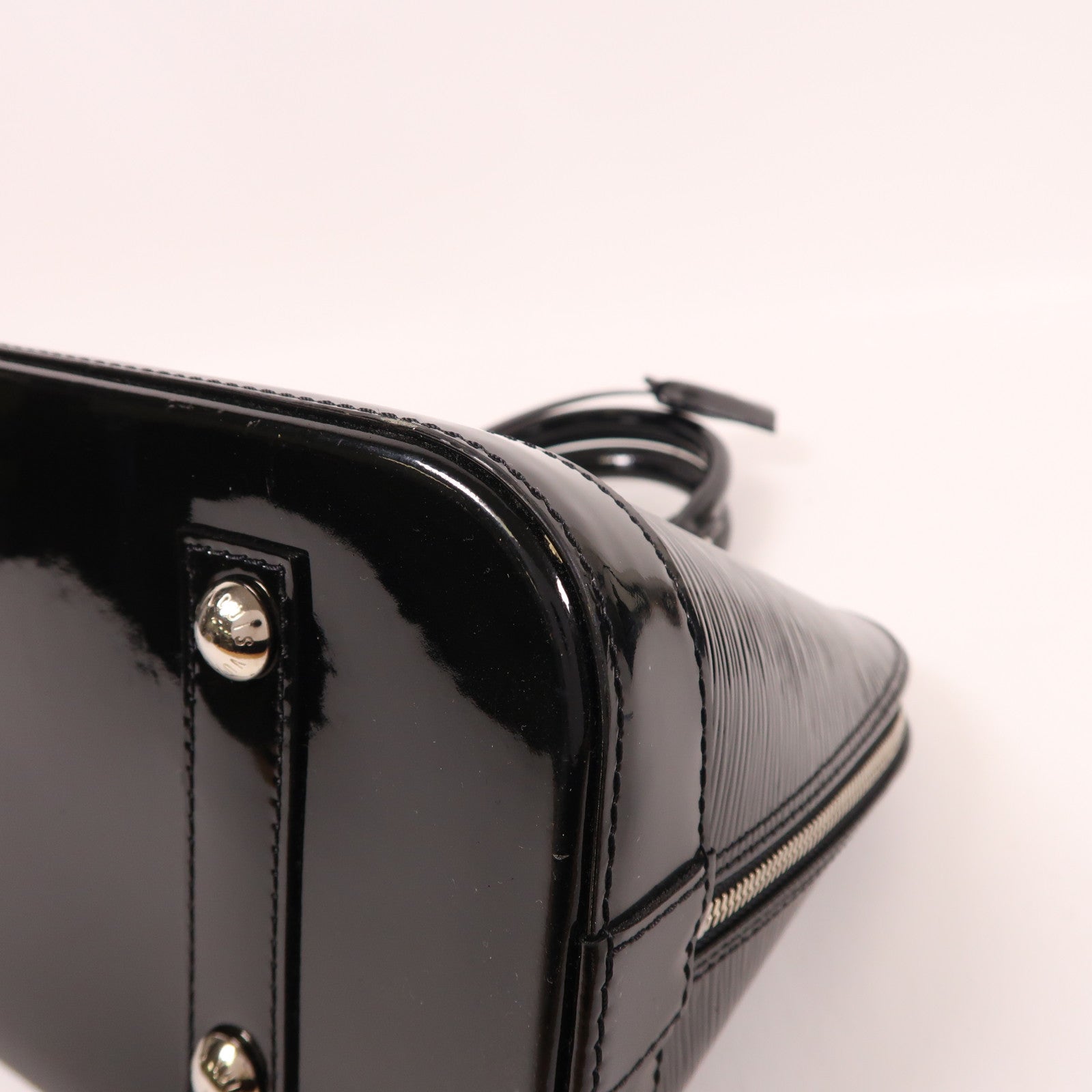 LOUIS VUITTON 【激減優惠】Epi Electric Alma PM銀扣手挽袋黑色