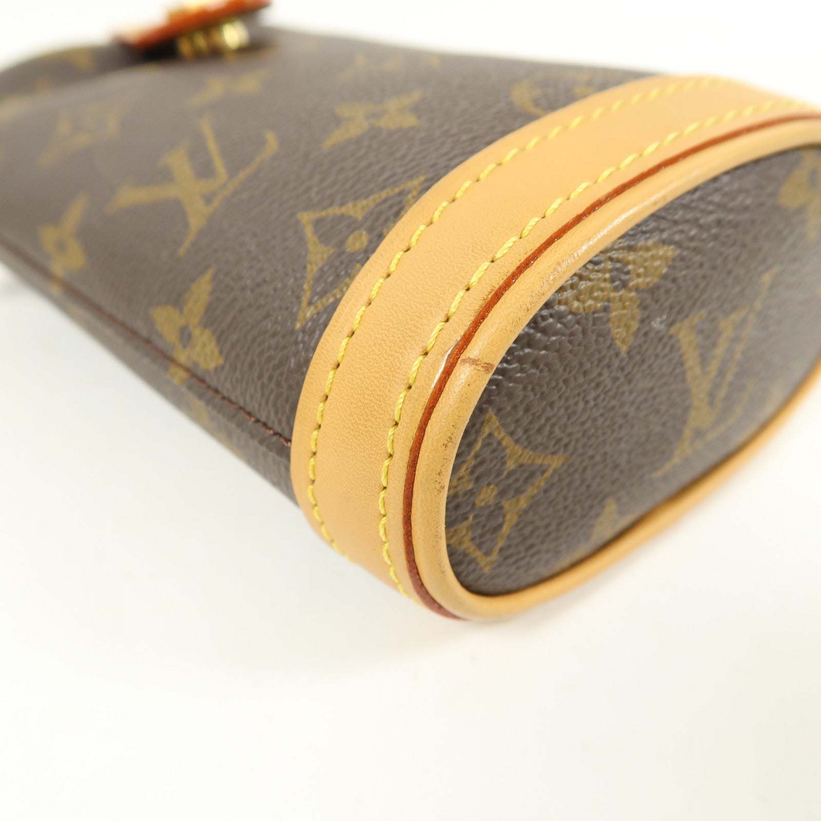 LOUIS VUITTON Monogram Fold Me Pouch金扣肩背袋