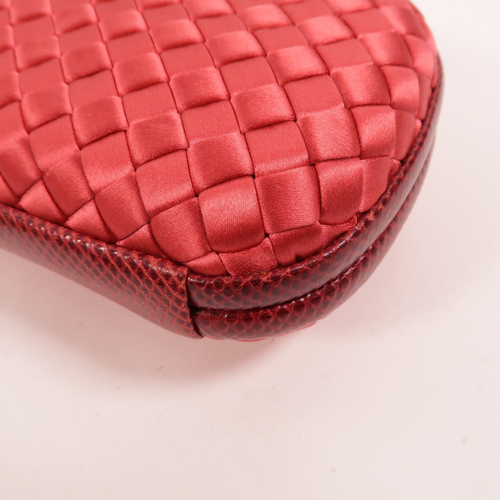 BOTTEGA VENETA Satin Knot Clutch手拿包