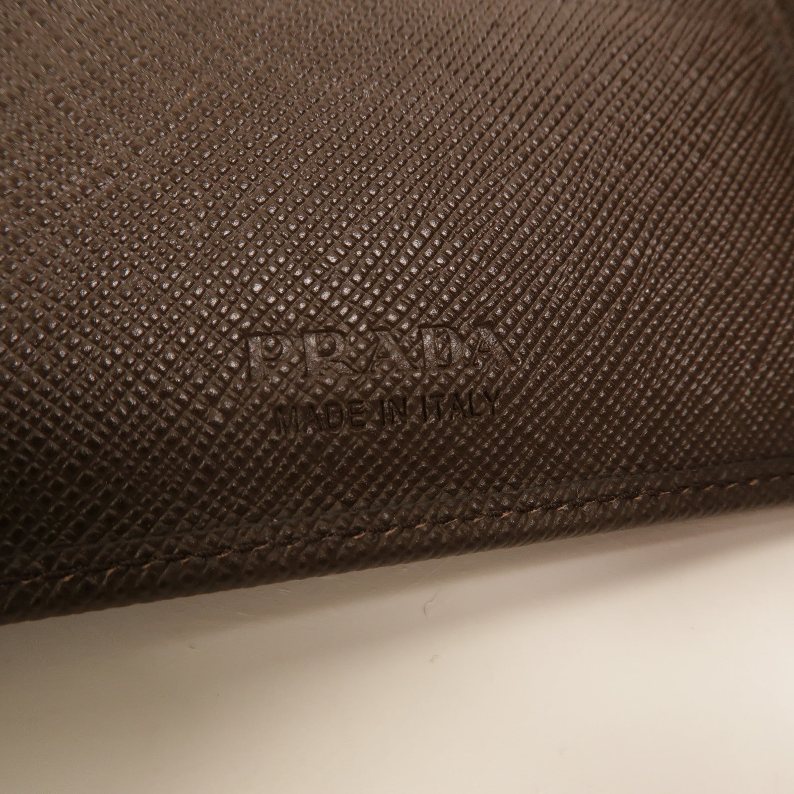 PRADA Saffiano皮革Fold Wallet錢包