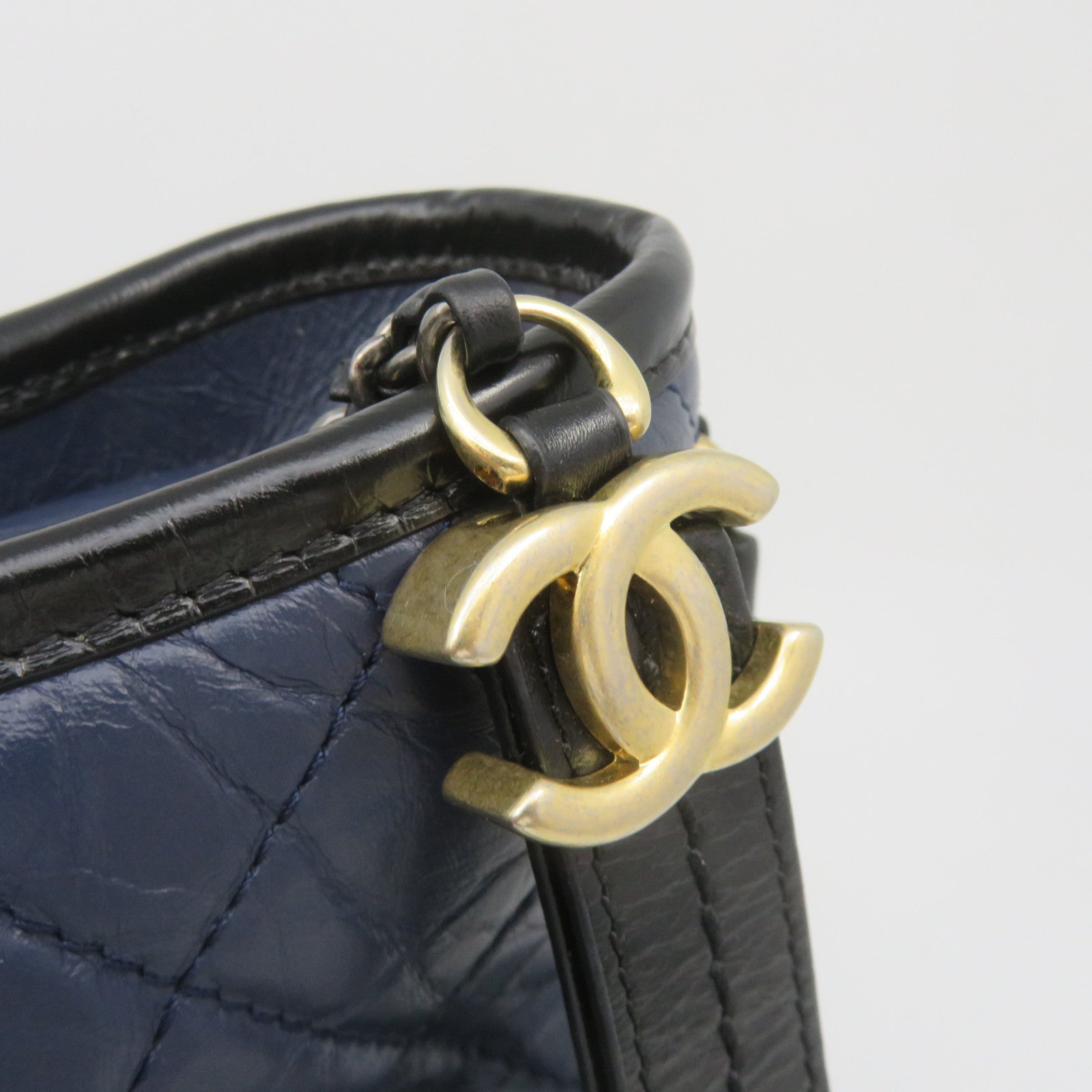 CHANEL Diamond Sheepskin Leather Gabrielle Hobo Medium Chain Shoulder Bag Gold Buckle Chain Shoulder Bag Blue/Black