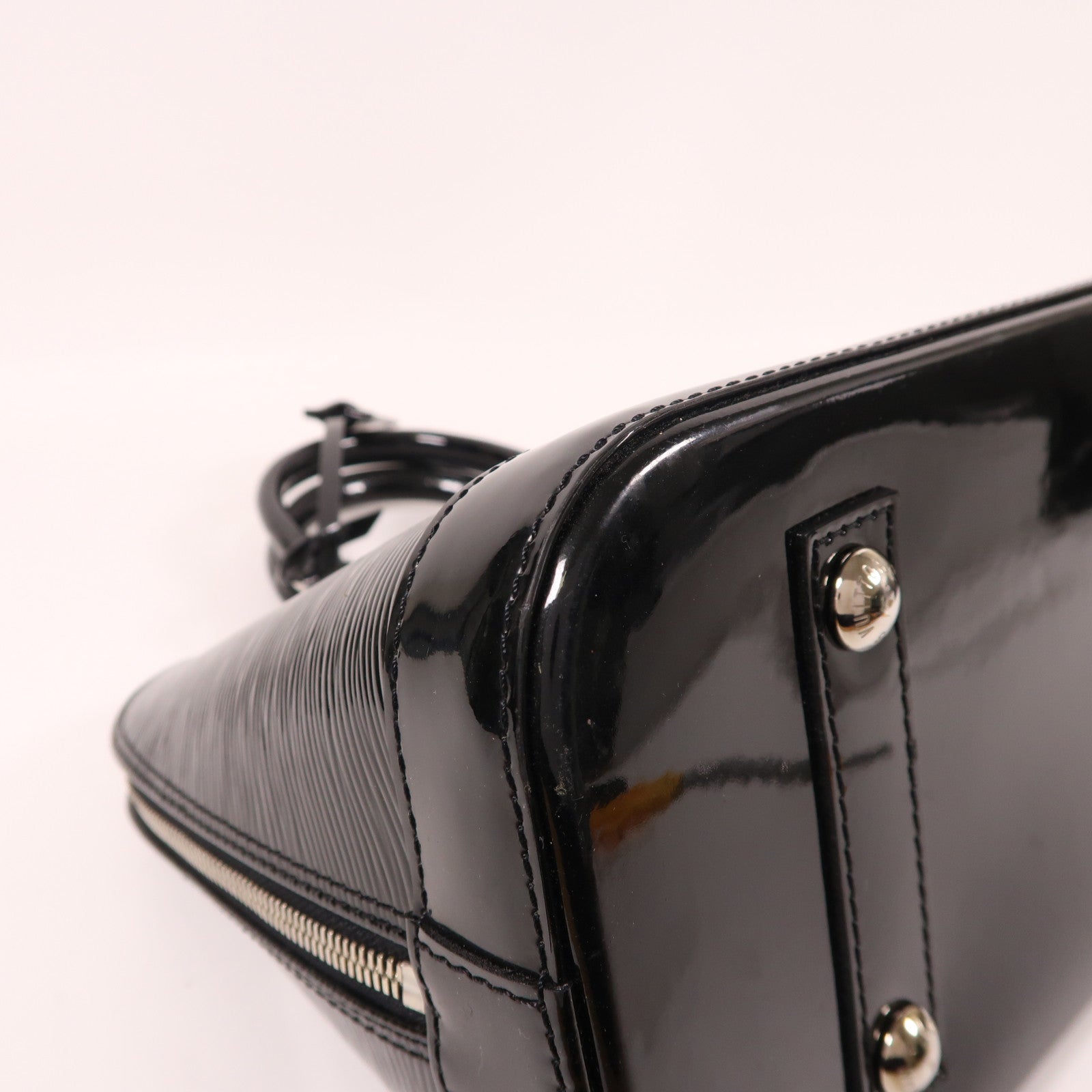 LOUIS VUITTON Epi Electric Alma PM銀扣手挽袋黑色