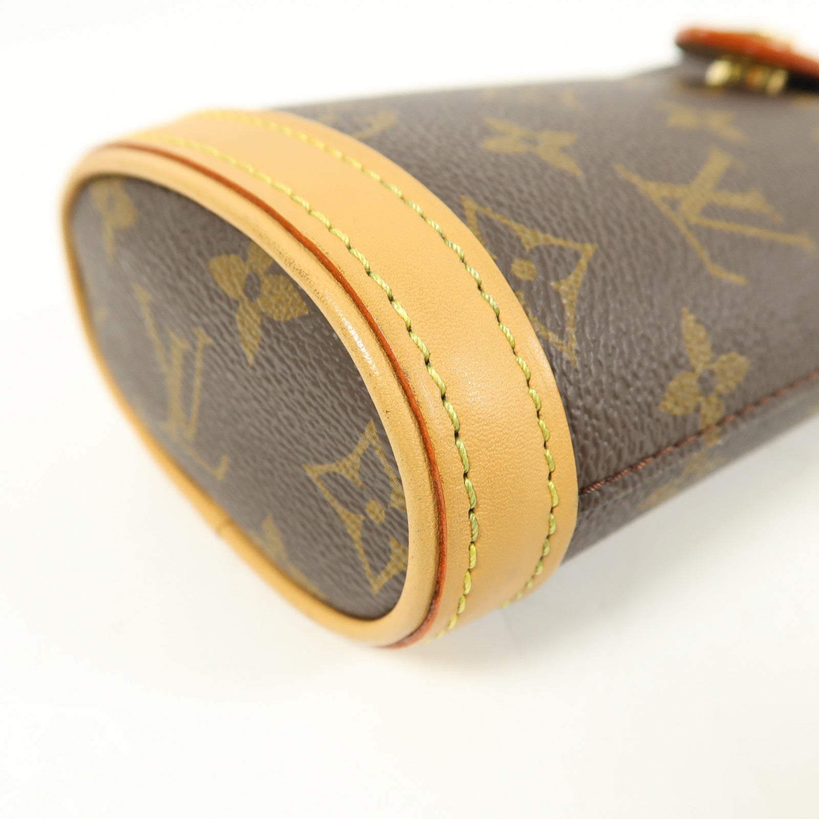 LOUIS VUITTON Monogram Fold Me Pouch金扣肩背袋