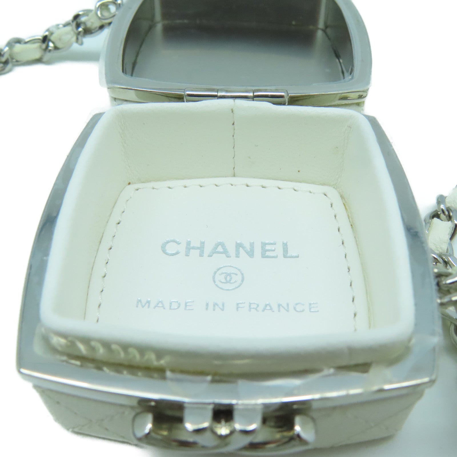 CHANEL 【激減優惠】菱格牛皮皮革Acc Chain Case銀扣白色