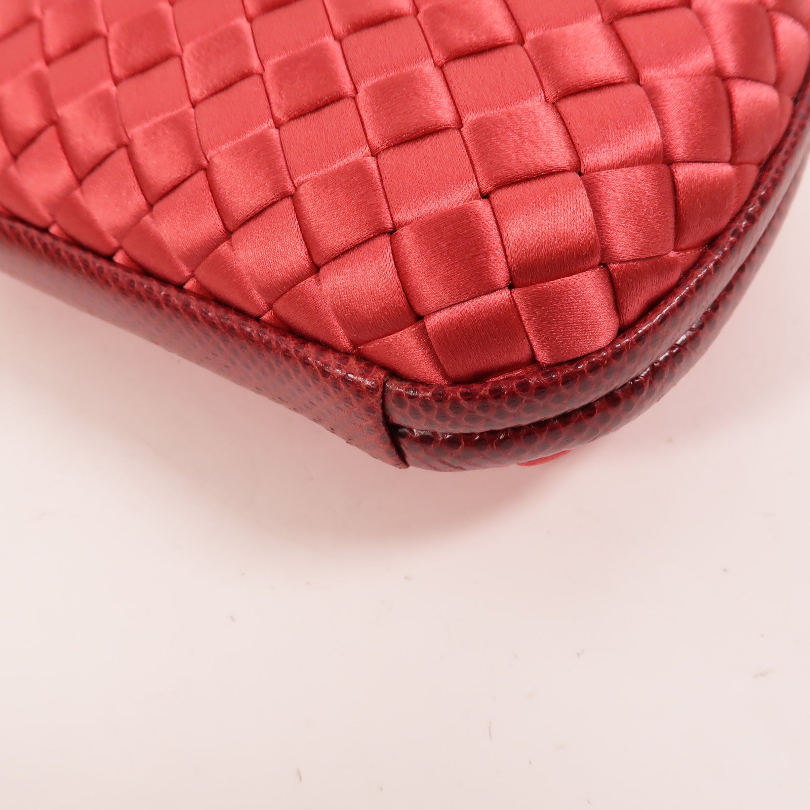 BOTTEGA VENETA Satin Knot Clutch手拿包