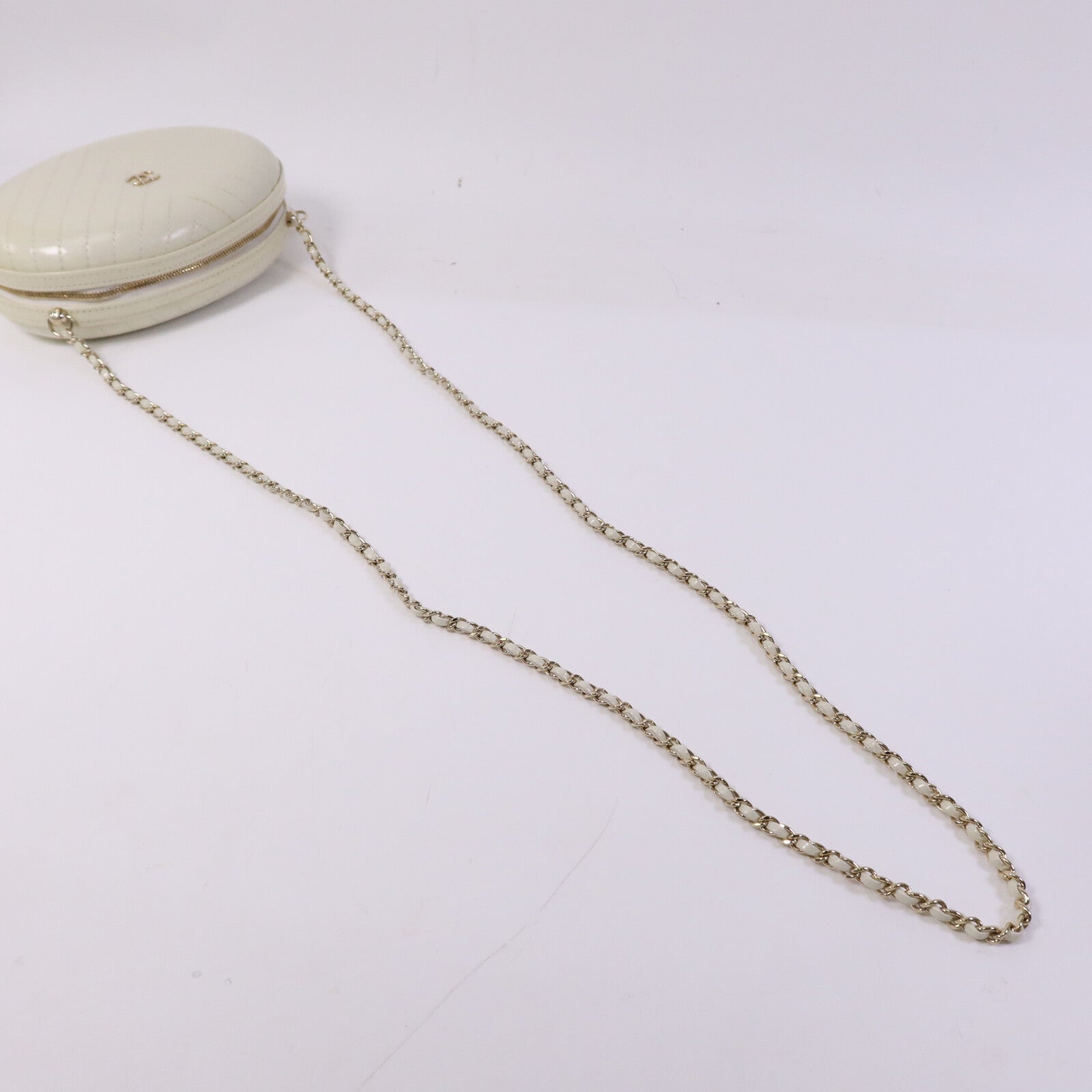 CHANEL 牛皮皮革La Pausa Evening Bag金扣鏈帶肩背袋