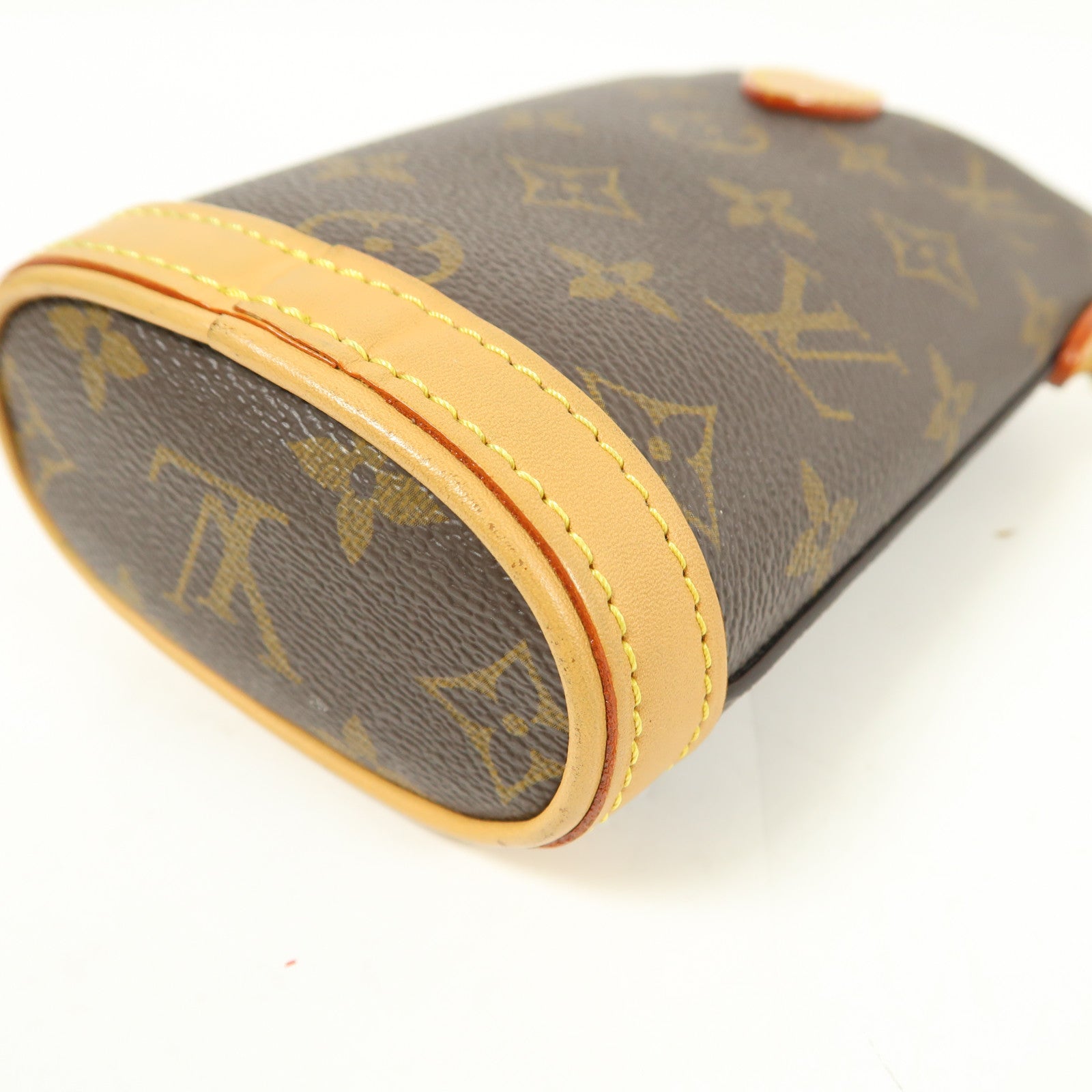 LOUIS VUITTON Monogram Fold Me Pouch金扣肩背袋