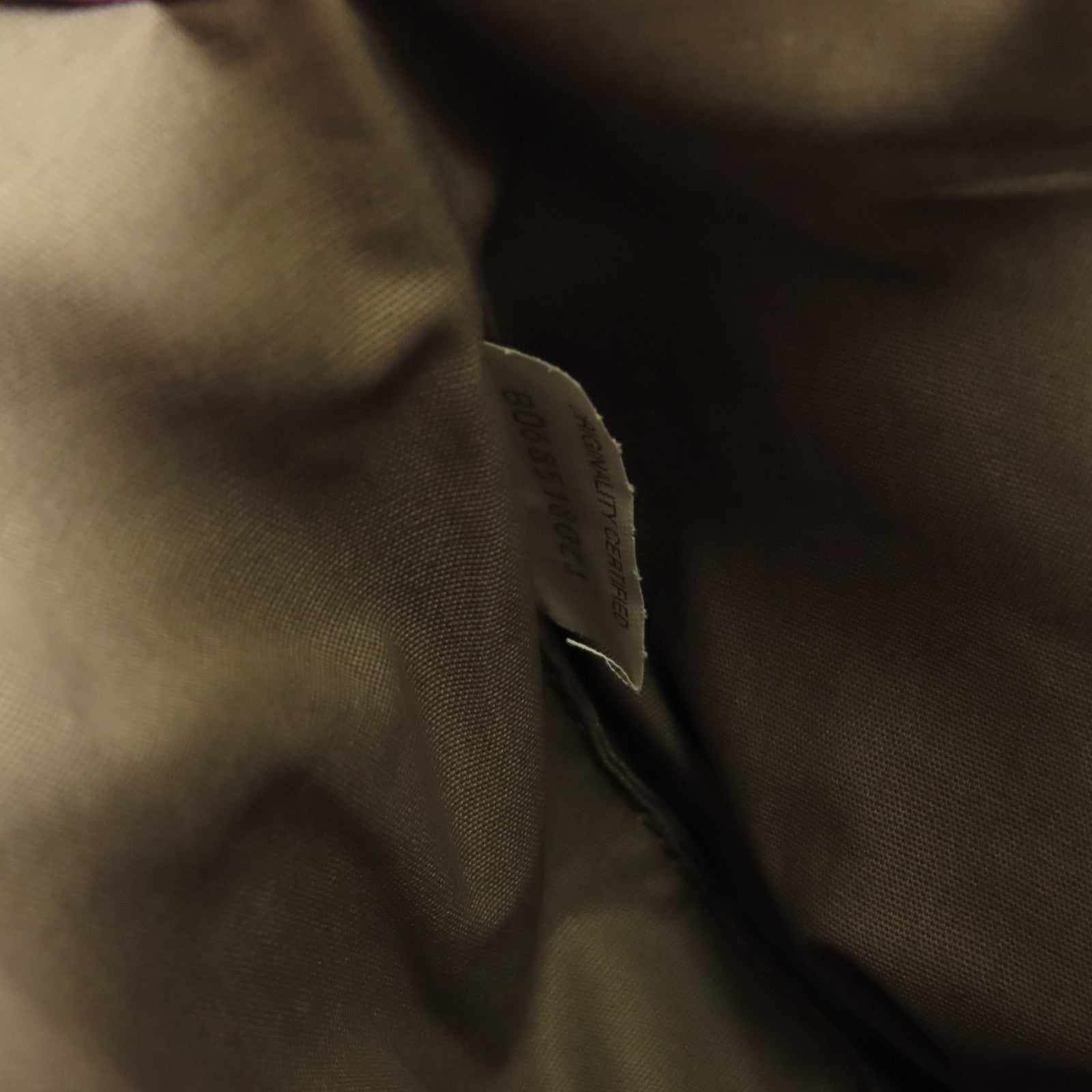 BOTTEGA VENETA 牛皮皮革Shoulder Bag黑扣肩背袋