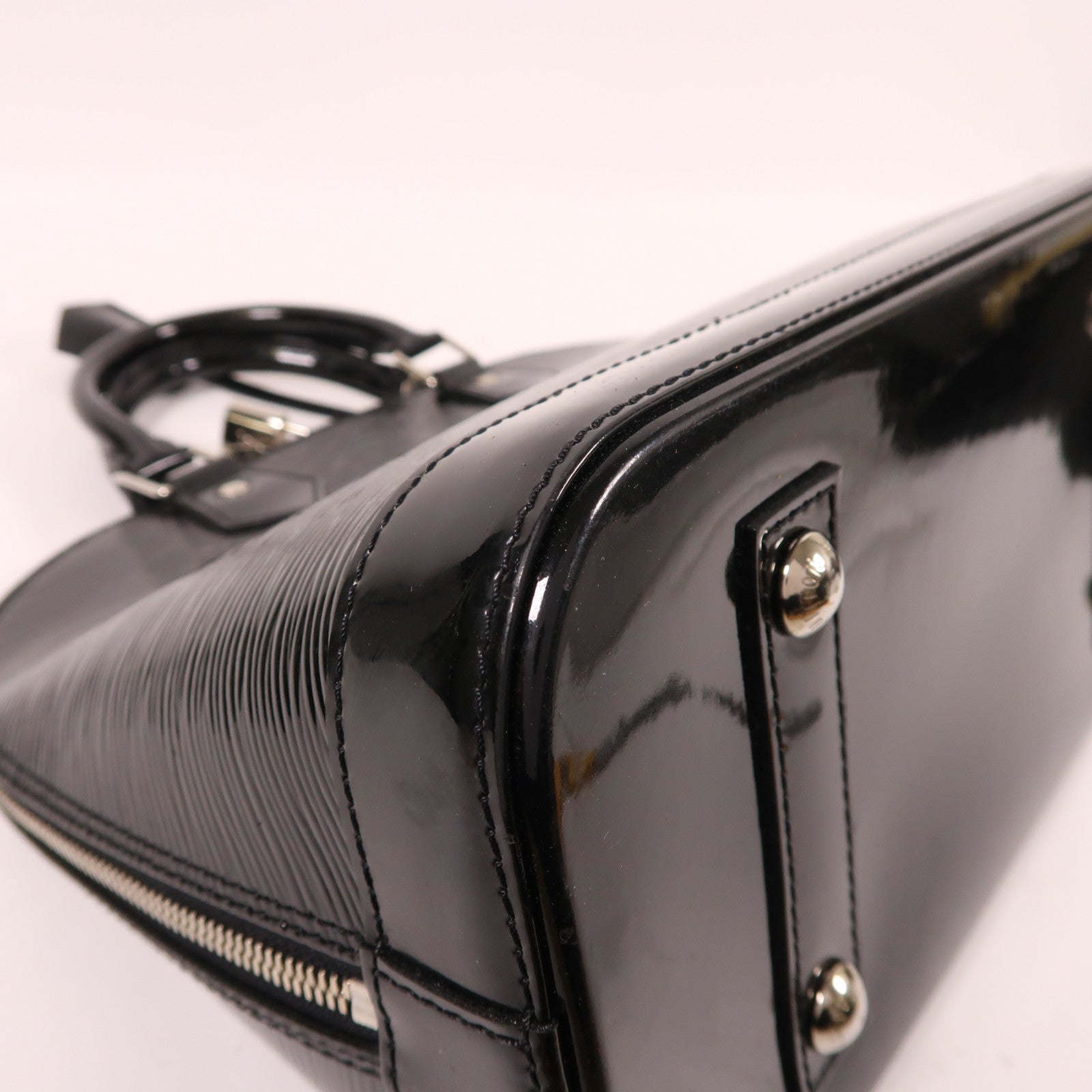 LOUIS VUITTON Epi Electric Alma PM銀扣手挽袋黑色