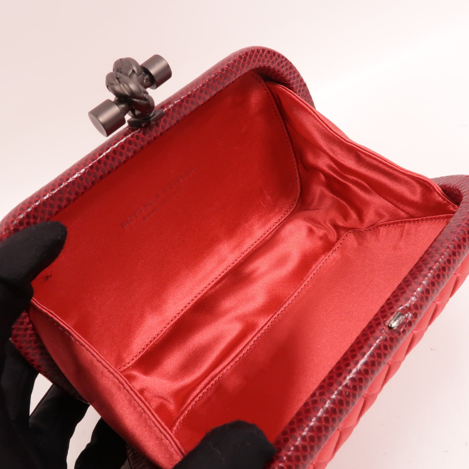 BOTTEGA VENETA Satin Knot Clutch手拿包