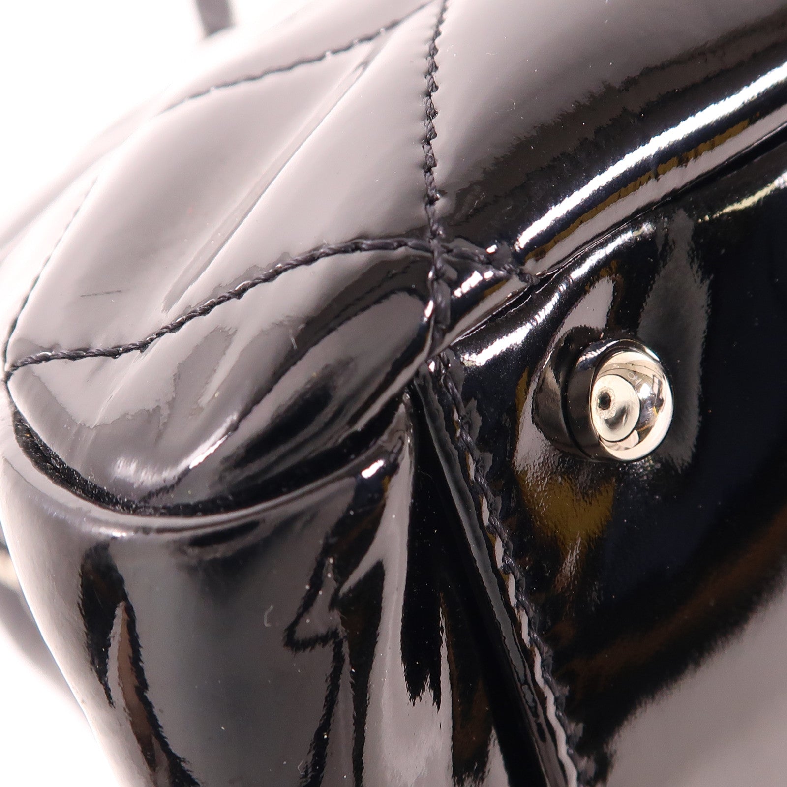 CHANEL 漆皮皮革Chain Shoulder銀扣鏈帶肩背袋