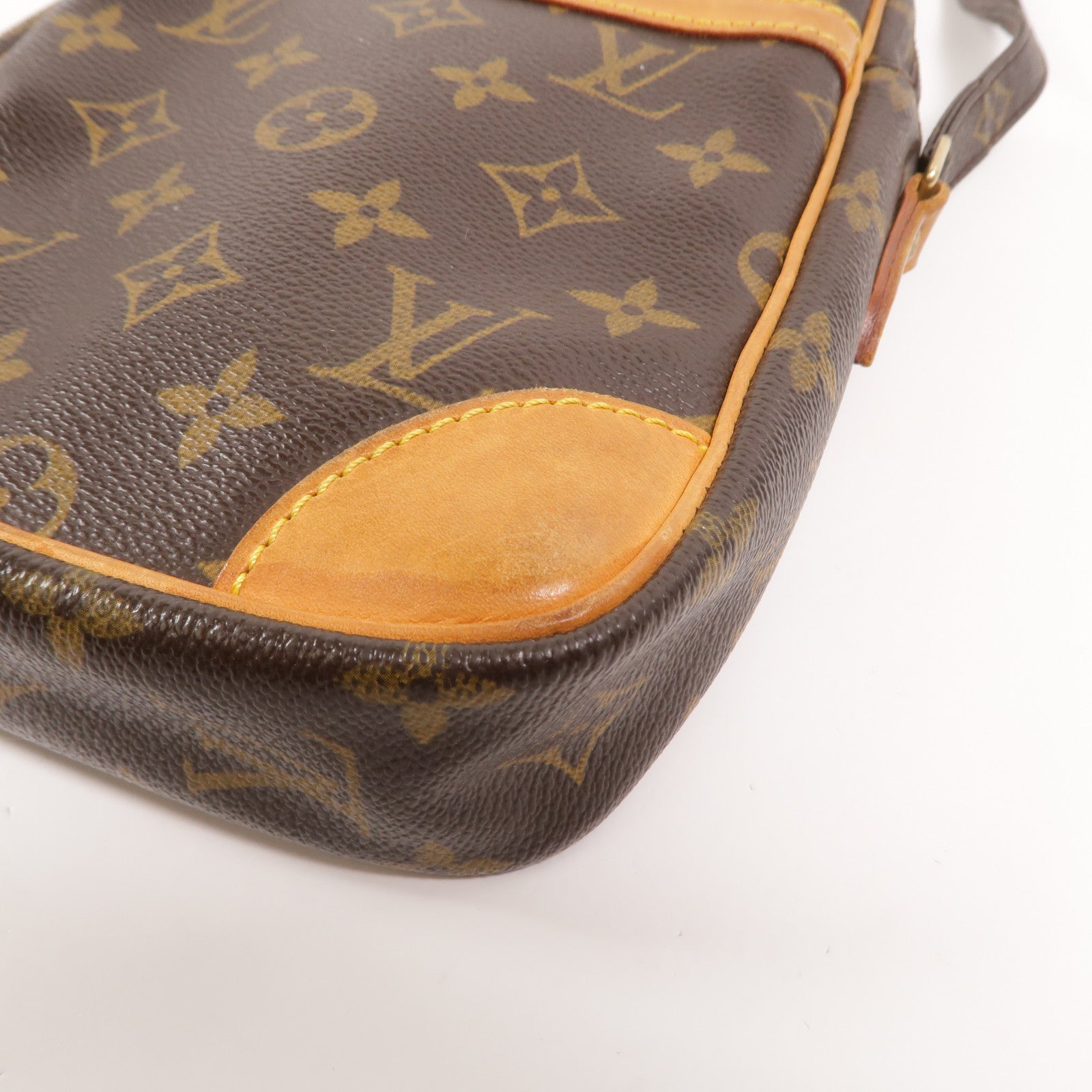 LOUIS VUITTON Monogram Danube金扣肩背袋