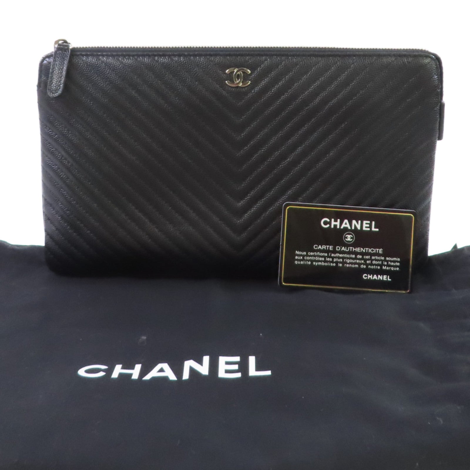 CHANEL 【激減優惠】斜紋Caviar皮革Pouch銀扣手拿包黑色