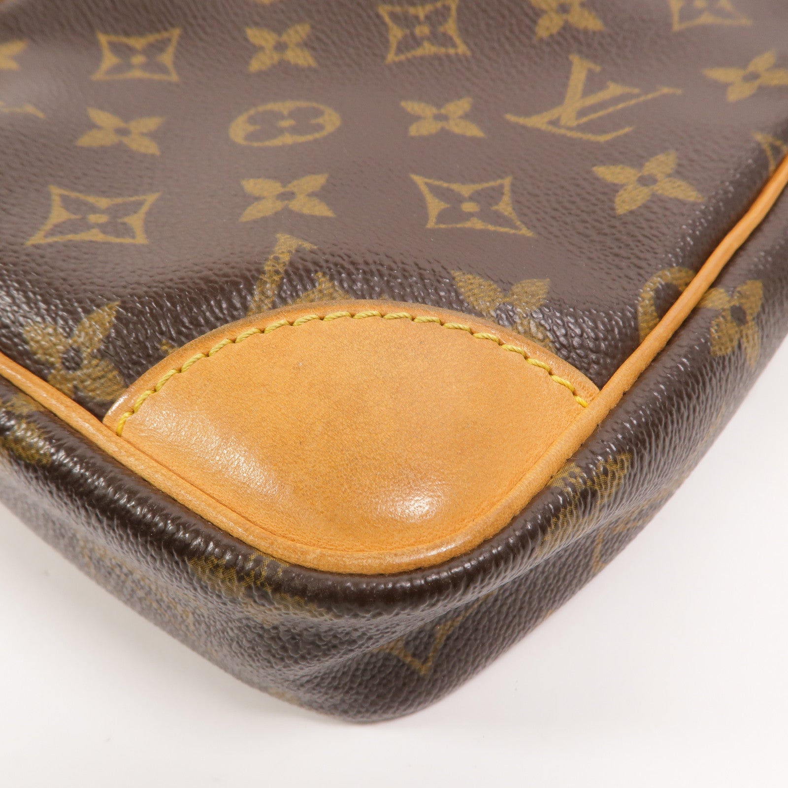 LOUIS VUITTON Monogram Danube金扣肩背袋