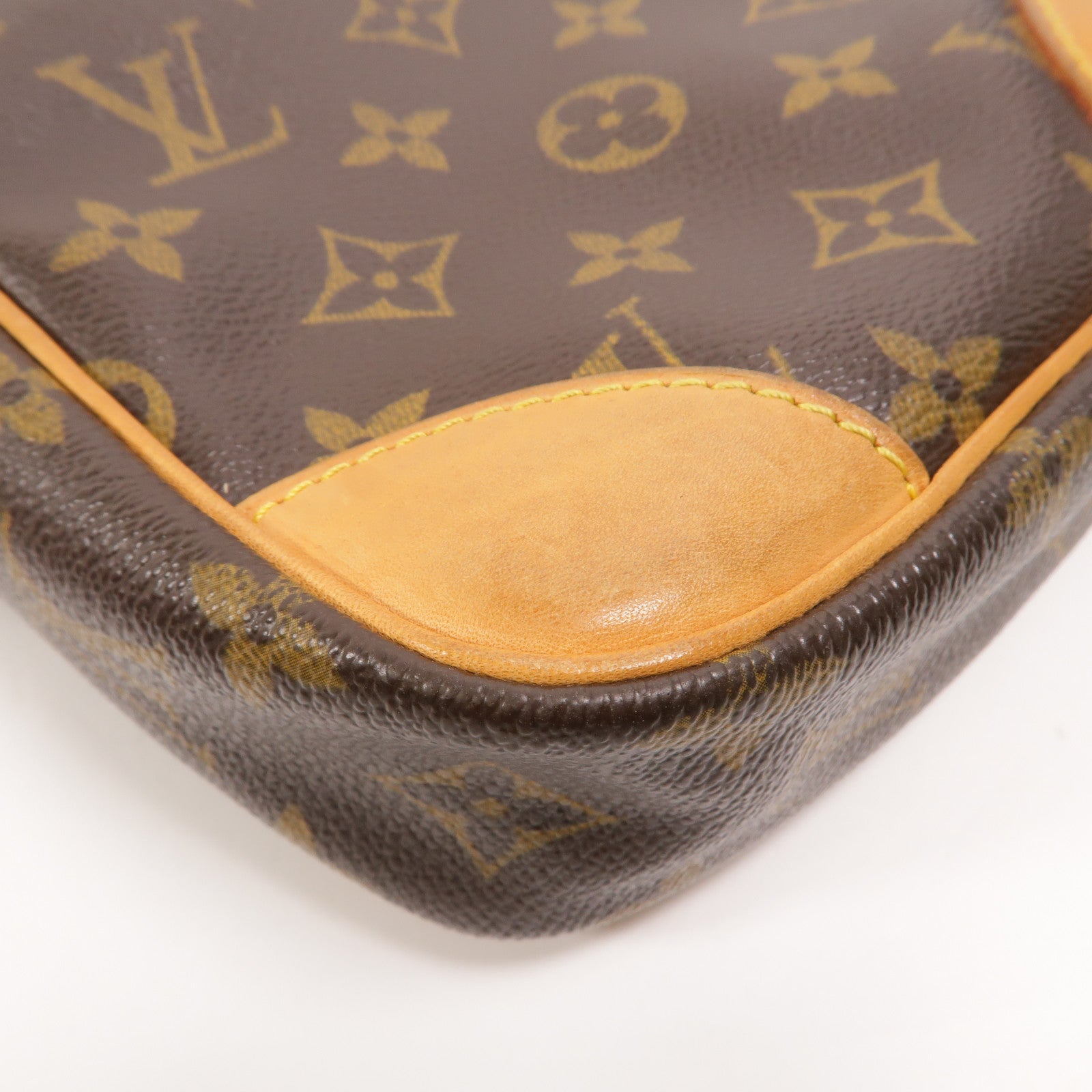 LOUIS VUITTON Monogram Danube金扣肩背袋