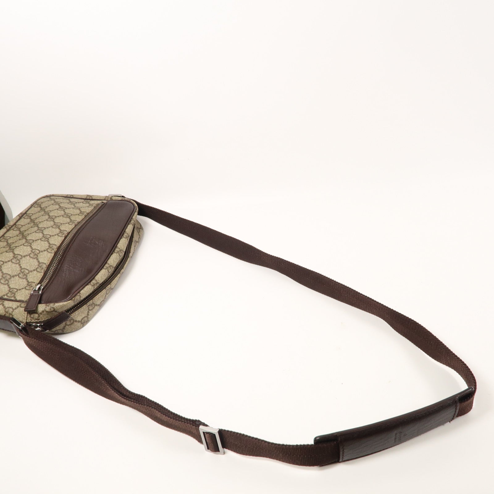 GUCCI 塗層帆布Supreme Crossbody Shoulder Bag銀扣肩背袋啡色