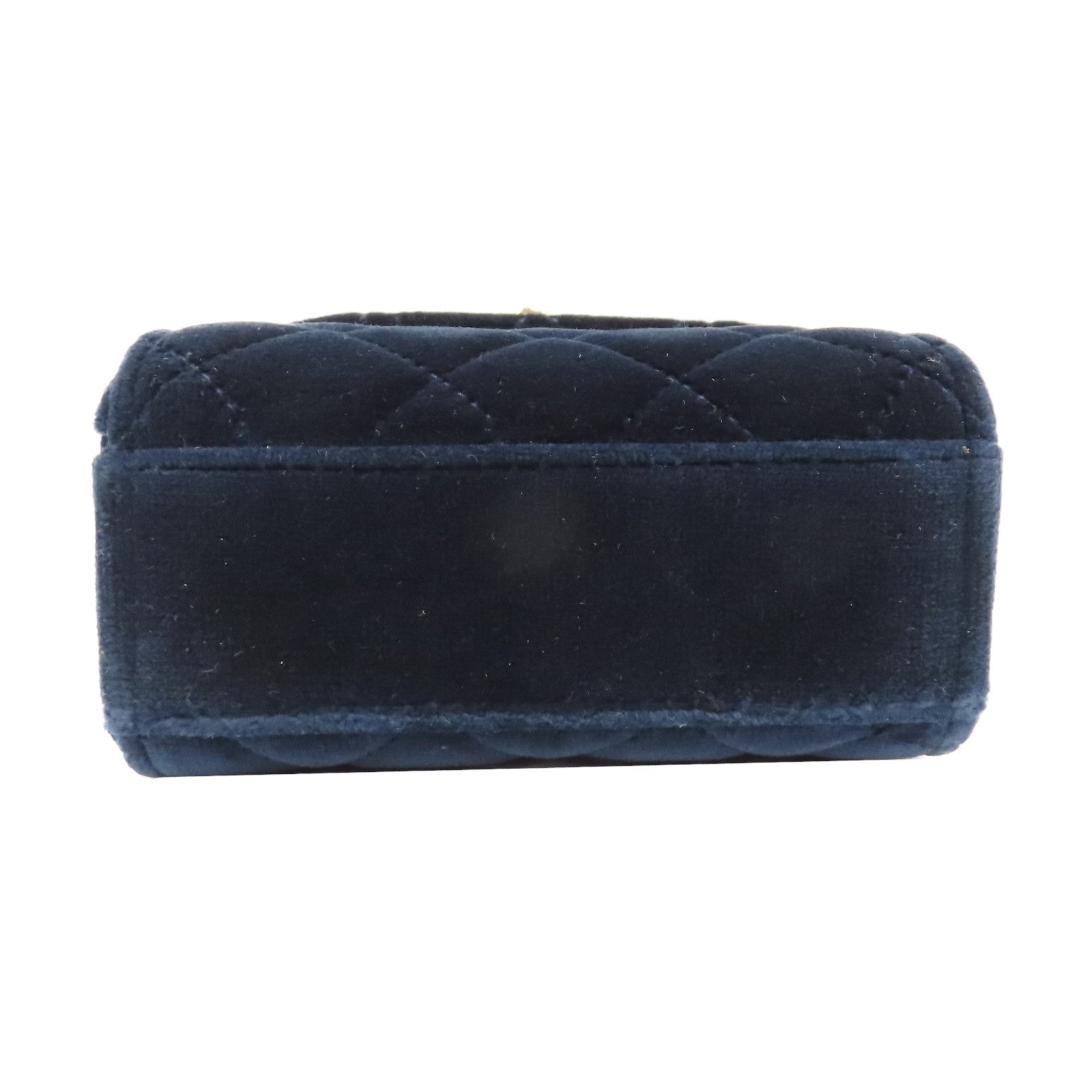 CHANEL 菱格天鵝絨Phone Holder With Chain金扣鏈帶肩背袋深藍色