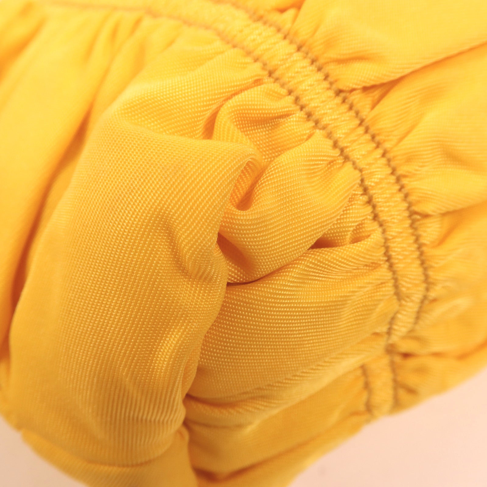 PRADA 尼龍Cosmetics Bag金扣手拿包