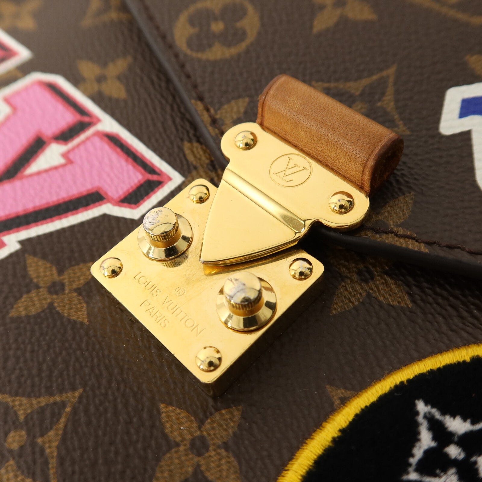 LOUIS VUITTON Monogram Patches Pochette Metis金扣手挽肩背兩用袋