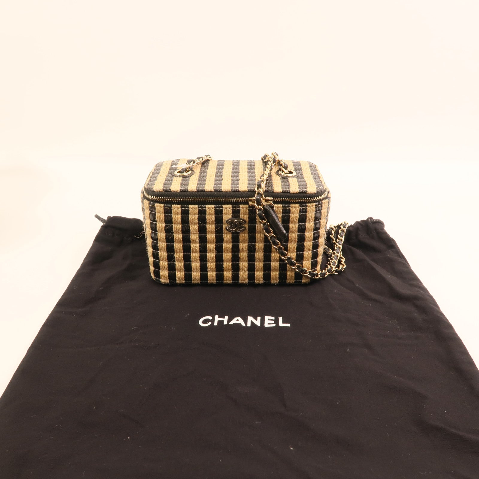 CHANEL Raffia Vanity Case金扣鏈帶肩背袋