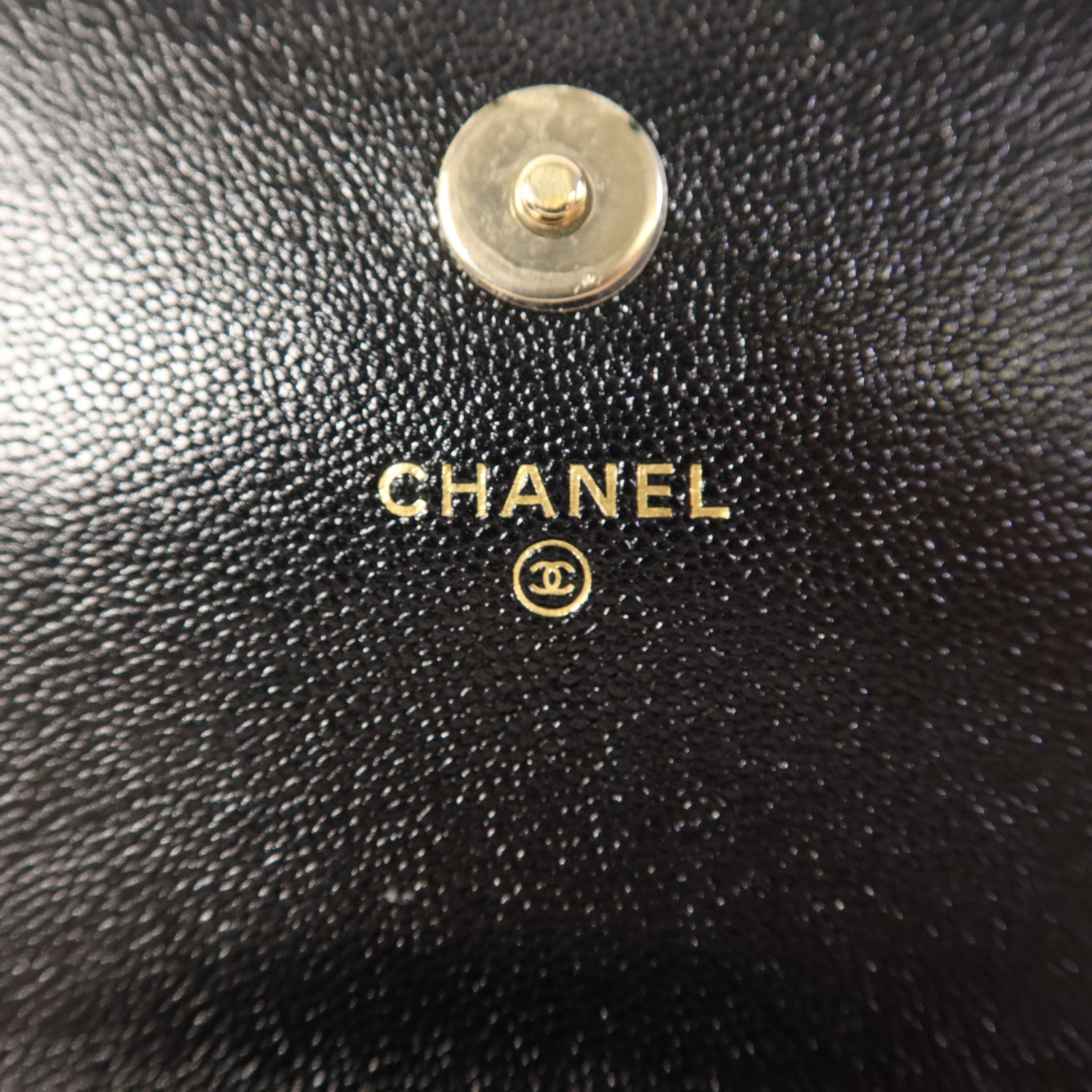 CHANEL 牛皮皮革Phone and Airpods Case金扣手機袋