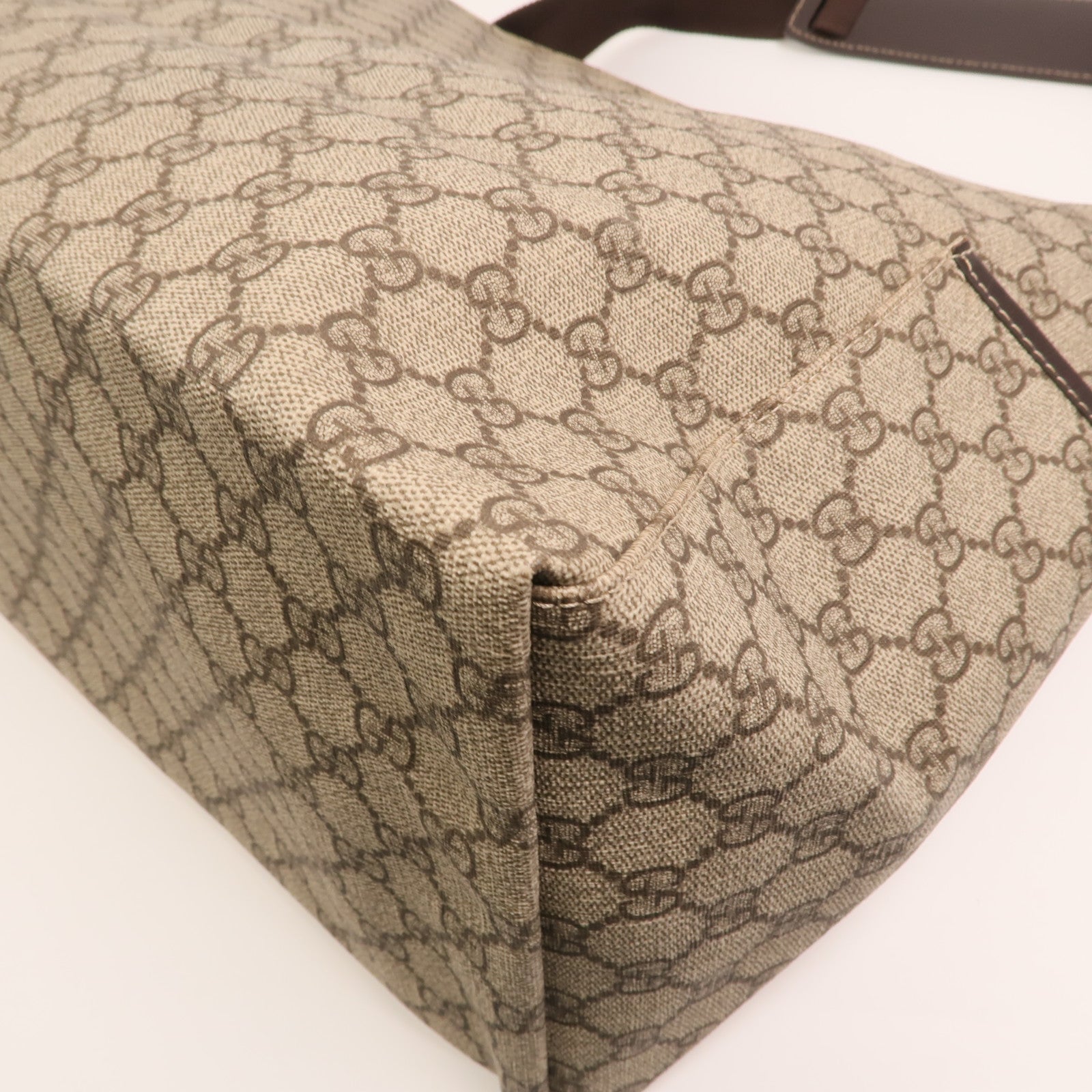 GUCCI 塗層帆布Shoulder Bag金扣肩背袋
