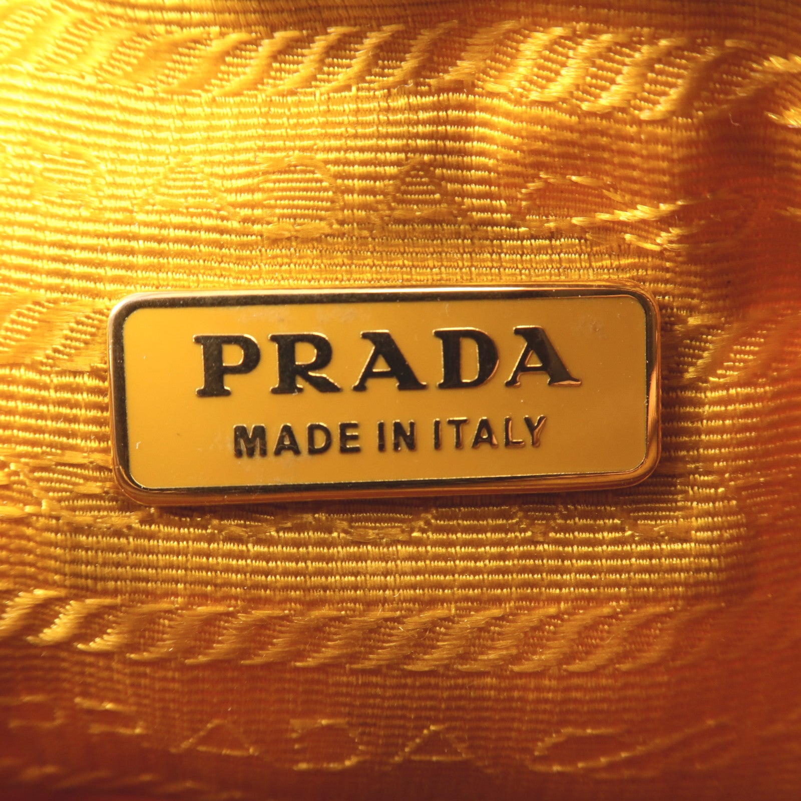 PRADA 尼龍Cosmetics Bag金扣手拿包