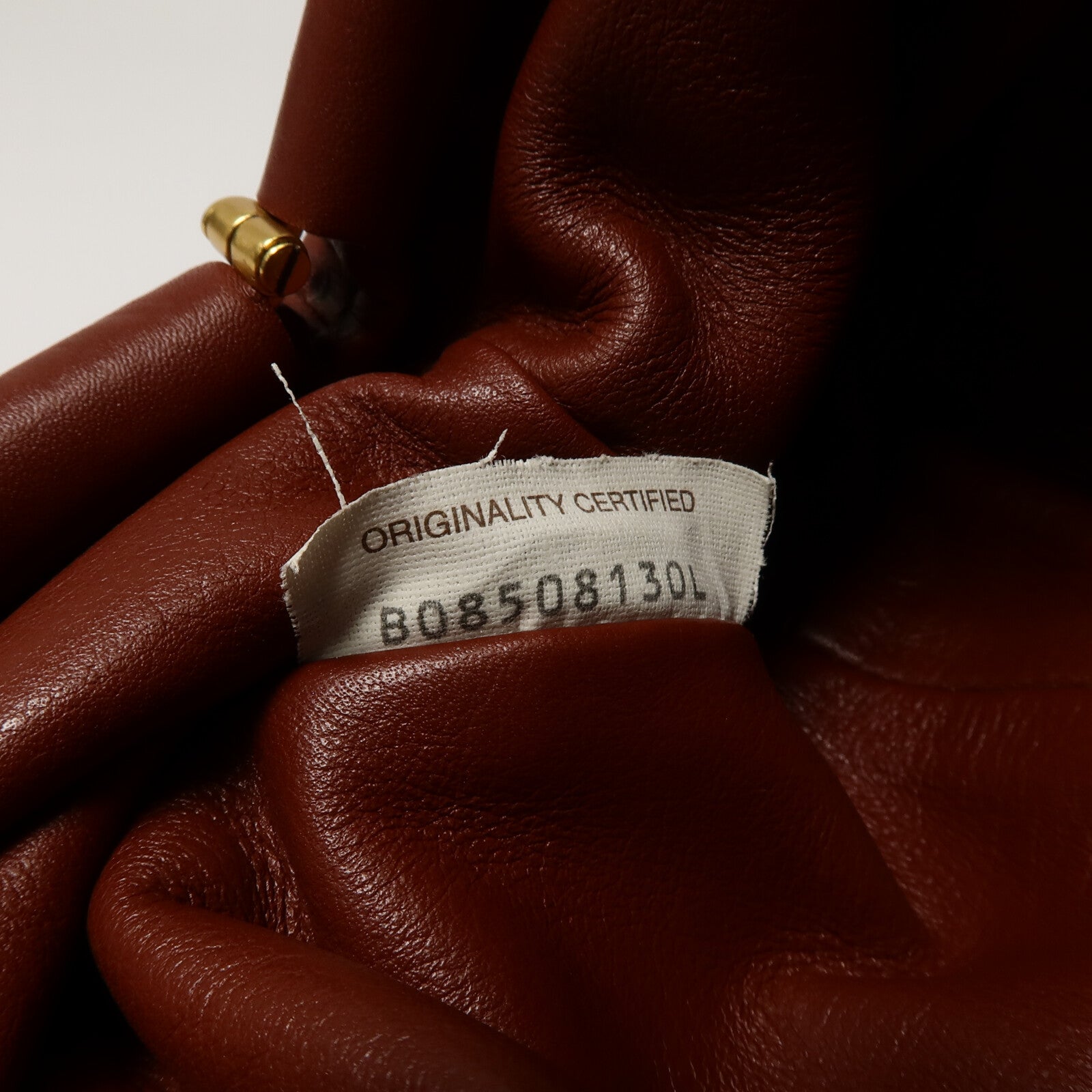 BOTTEGA VENETA 牛皮皮革The Mini Pouch肩背袋