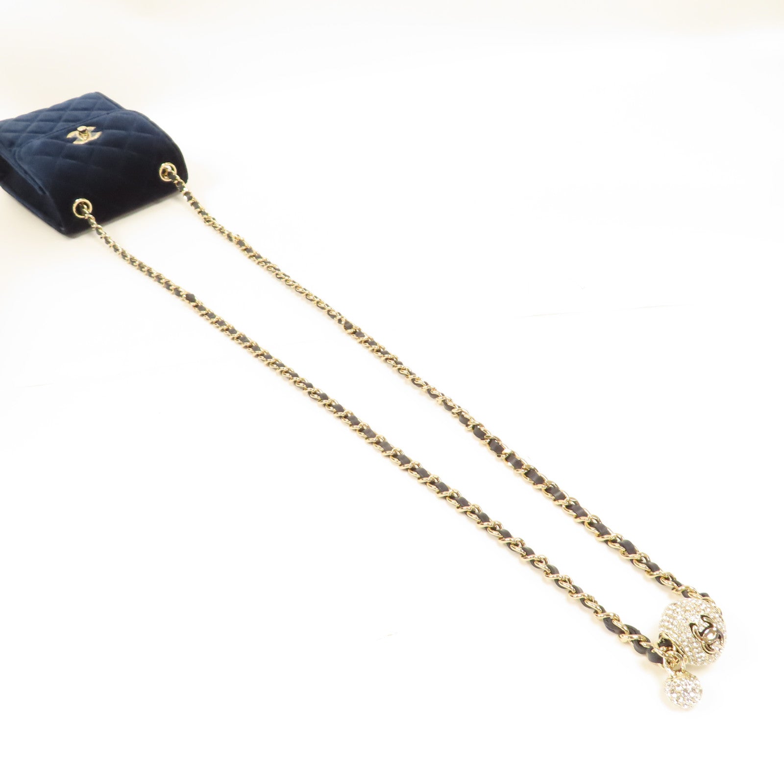 CHANEL 菱格天鵝絨Phone Holder With Chain金扣鏈帶肩背袋深藍色
