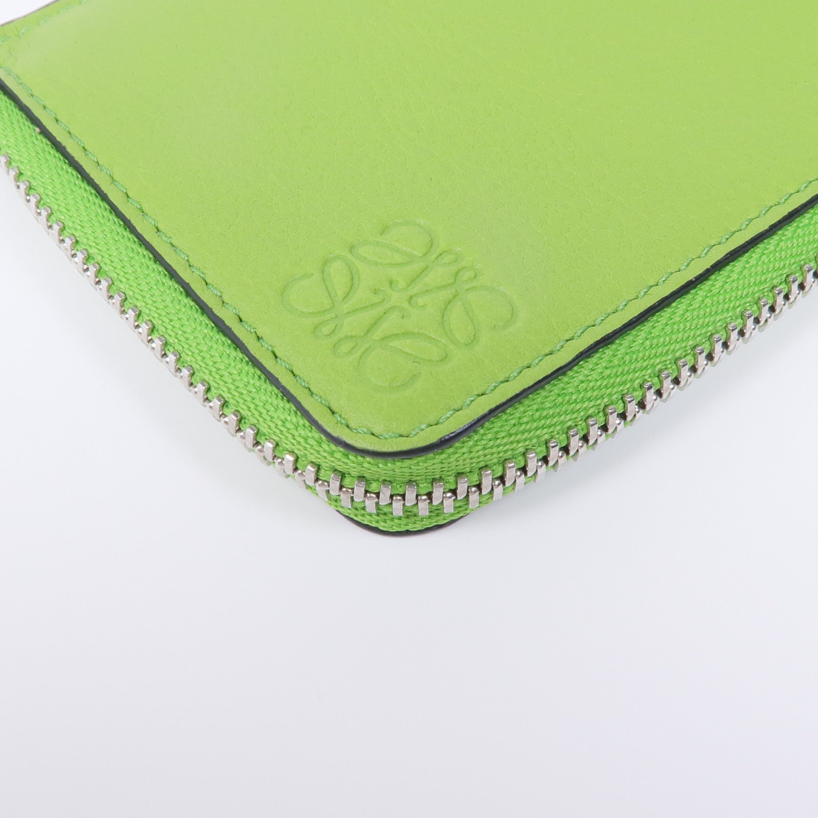 LOEWE 牛皮皮革Loewe X Totoro銀扣零錢包/卡片套